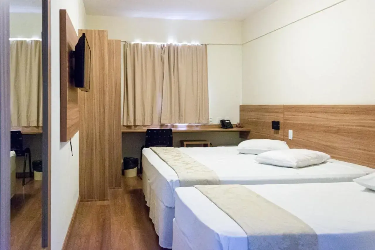 Triple Room in Hotel Malibu Inn Triple Room in Hotel Malibu Inn