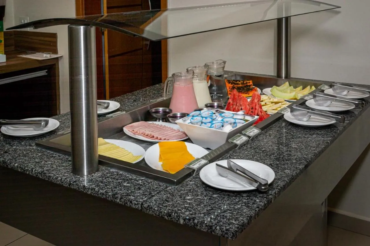 Restaurant/places to eat in Hotel Malibu Inn Campinas