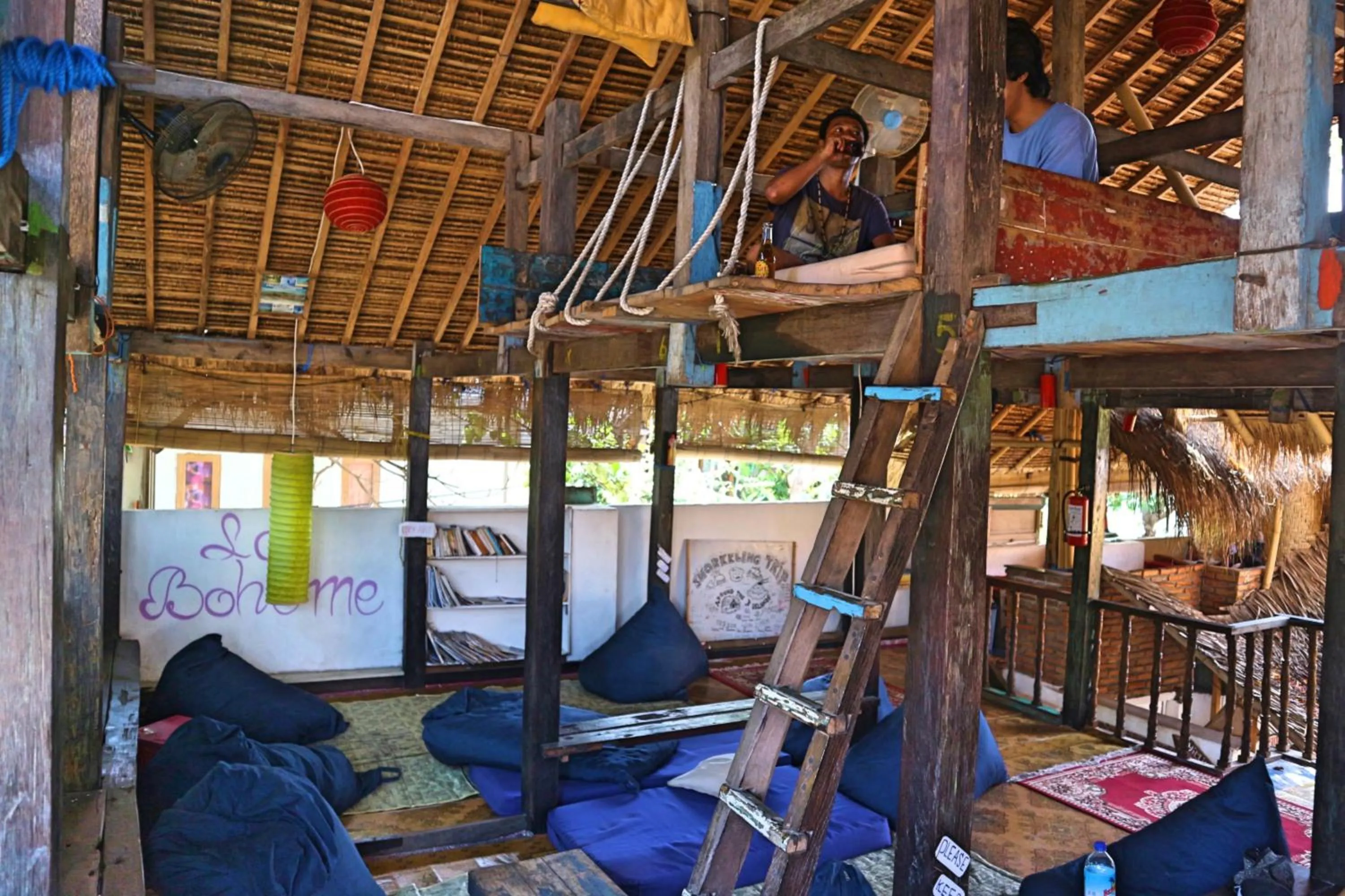 Communal lounge/ TV room in Gili La Boheme