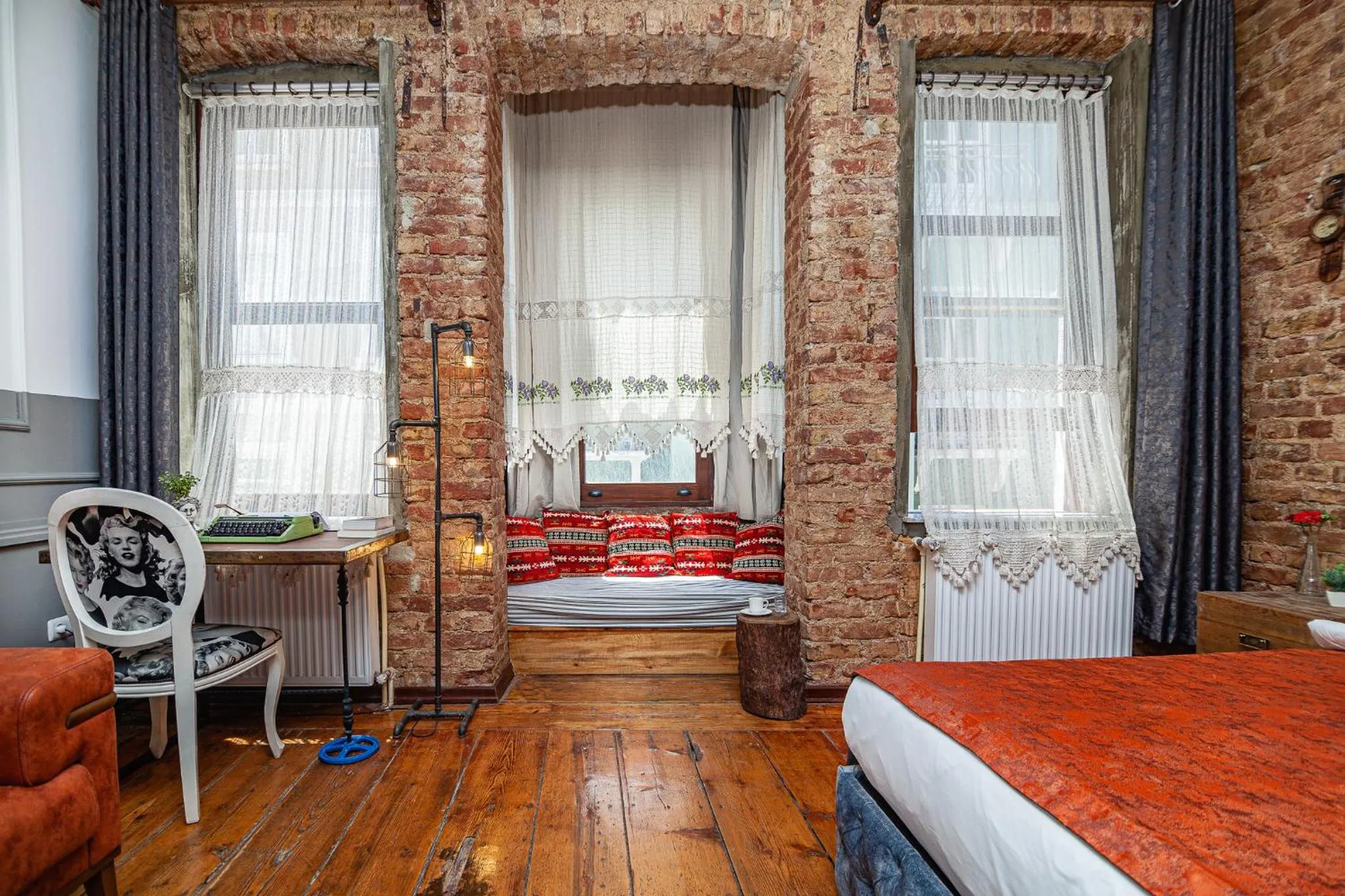 Bed in Historic Galata