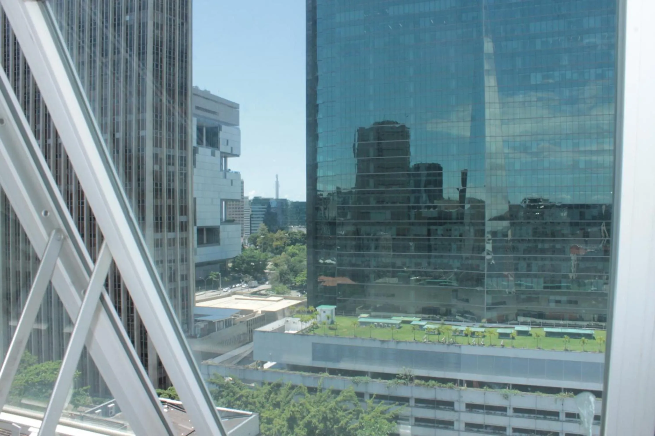Pool view in Hotel Atlântico Tower