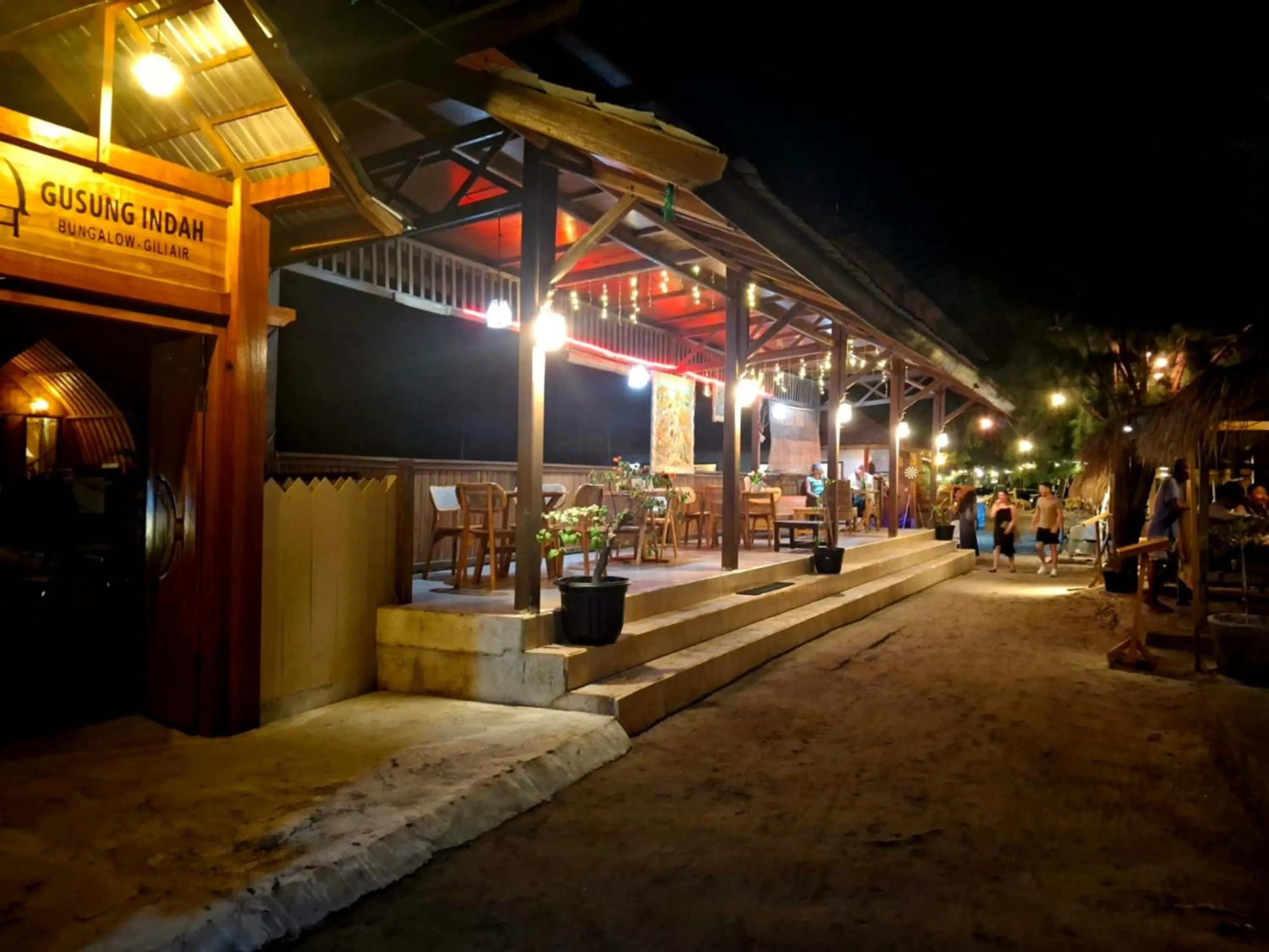 Restaurant/places to eat in Gusung Indah Bungalow Gili Air