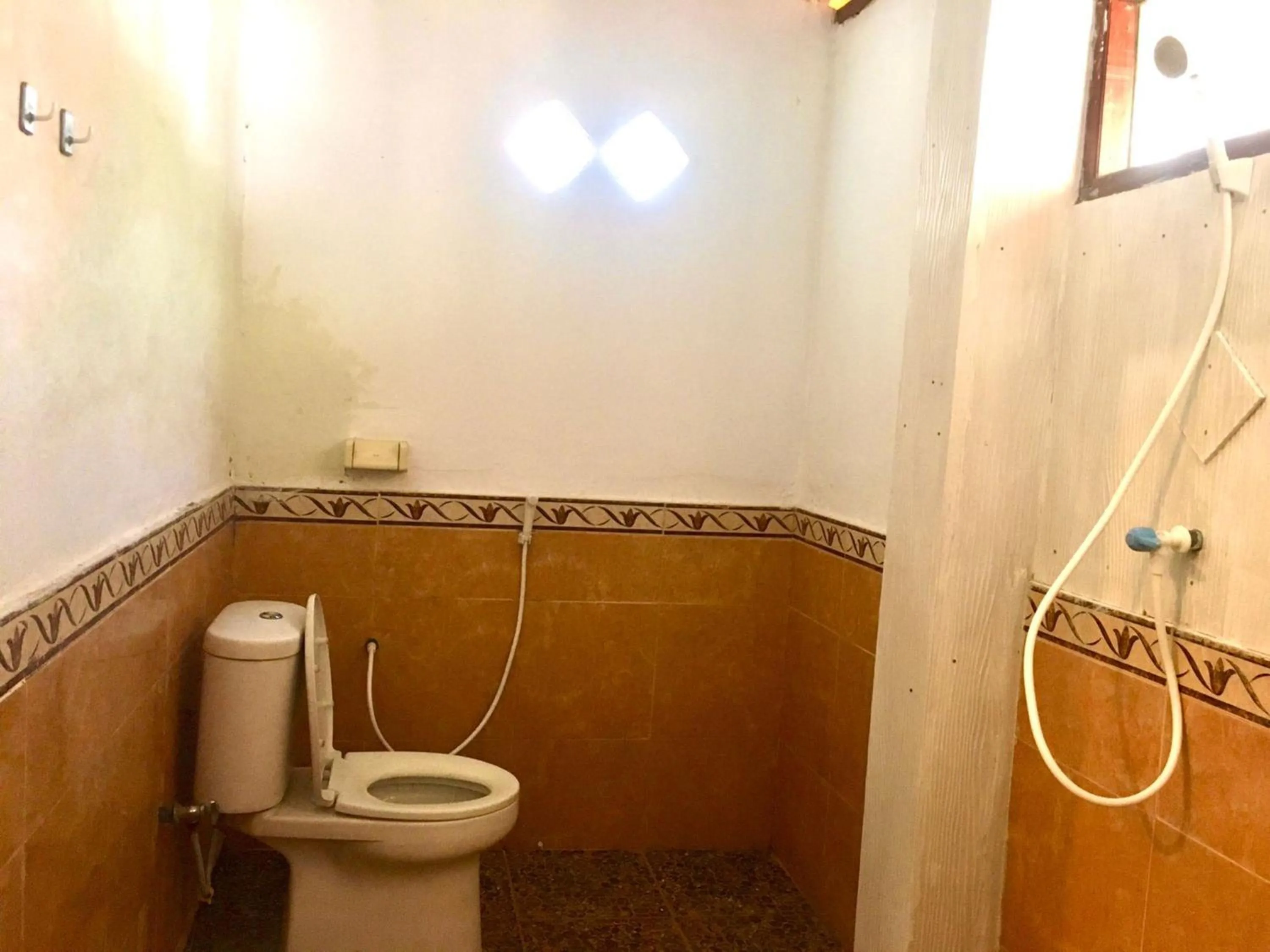 Shower in Gusung Indah Bungalow Gili Air