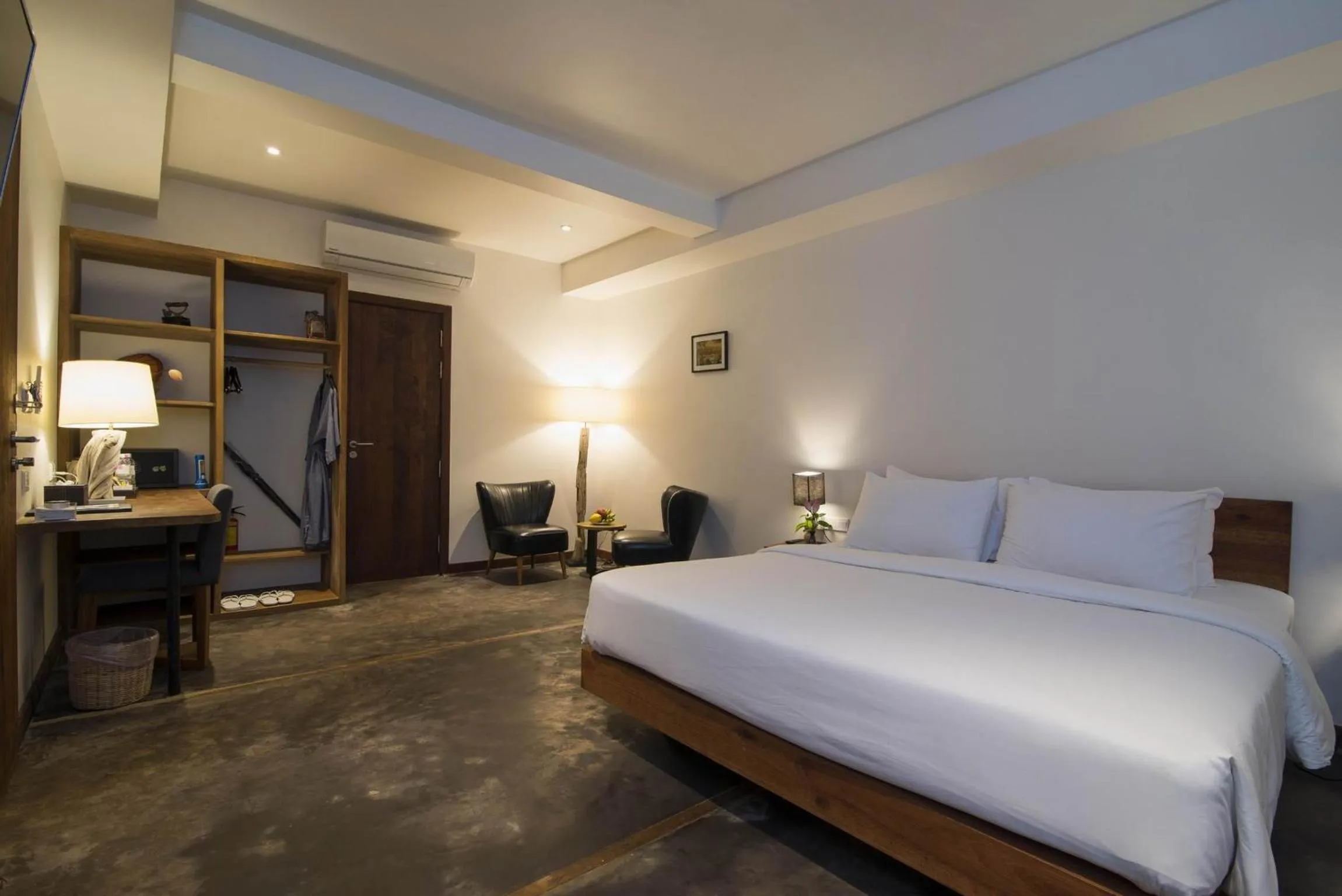 Photo of the whole room, Bed in Enkosa 4-Bedroom Wooden Luxury House