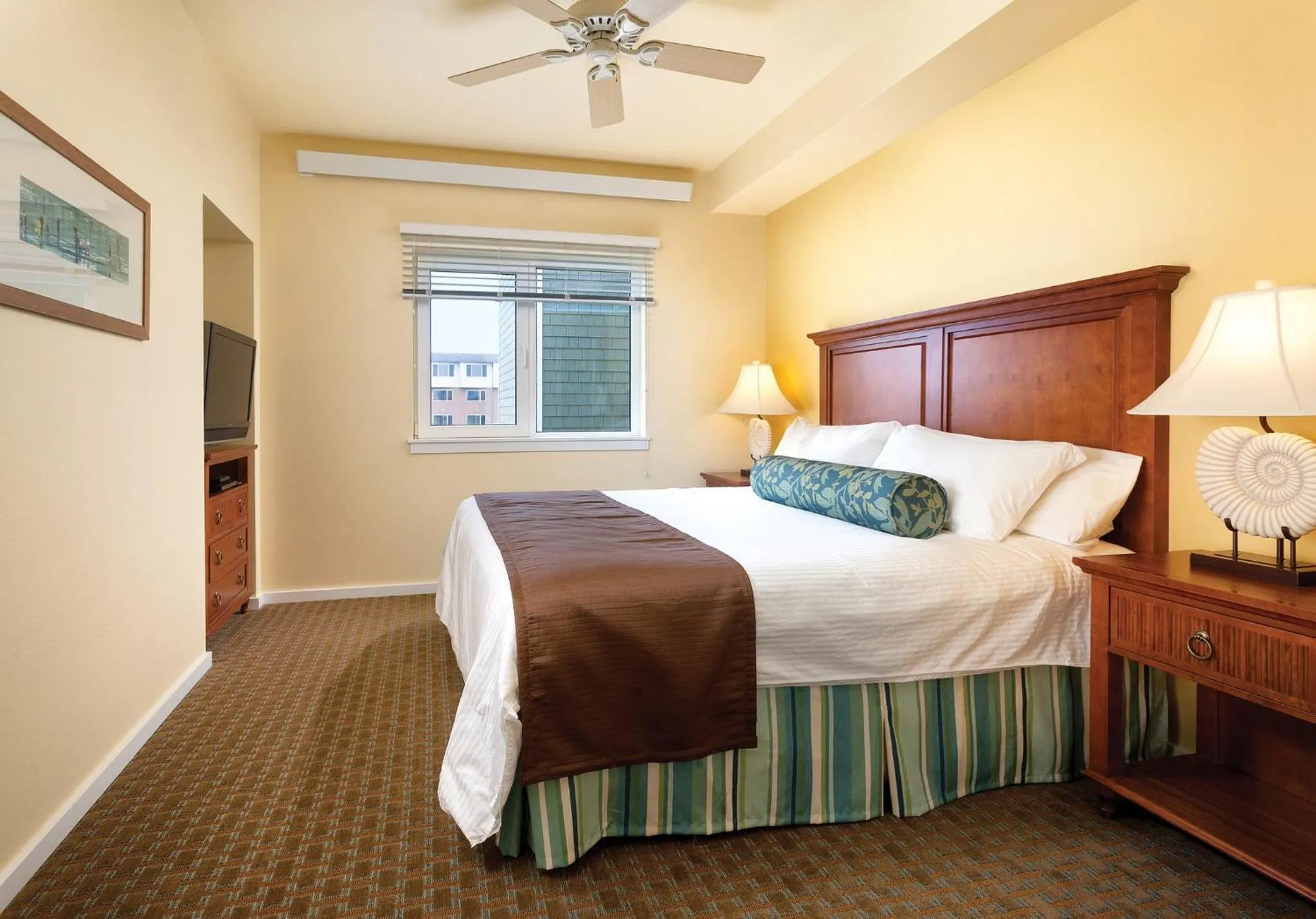 Photo of the whole room, Bed in WorldMark Long Beach