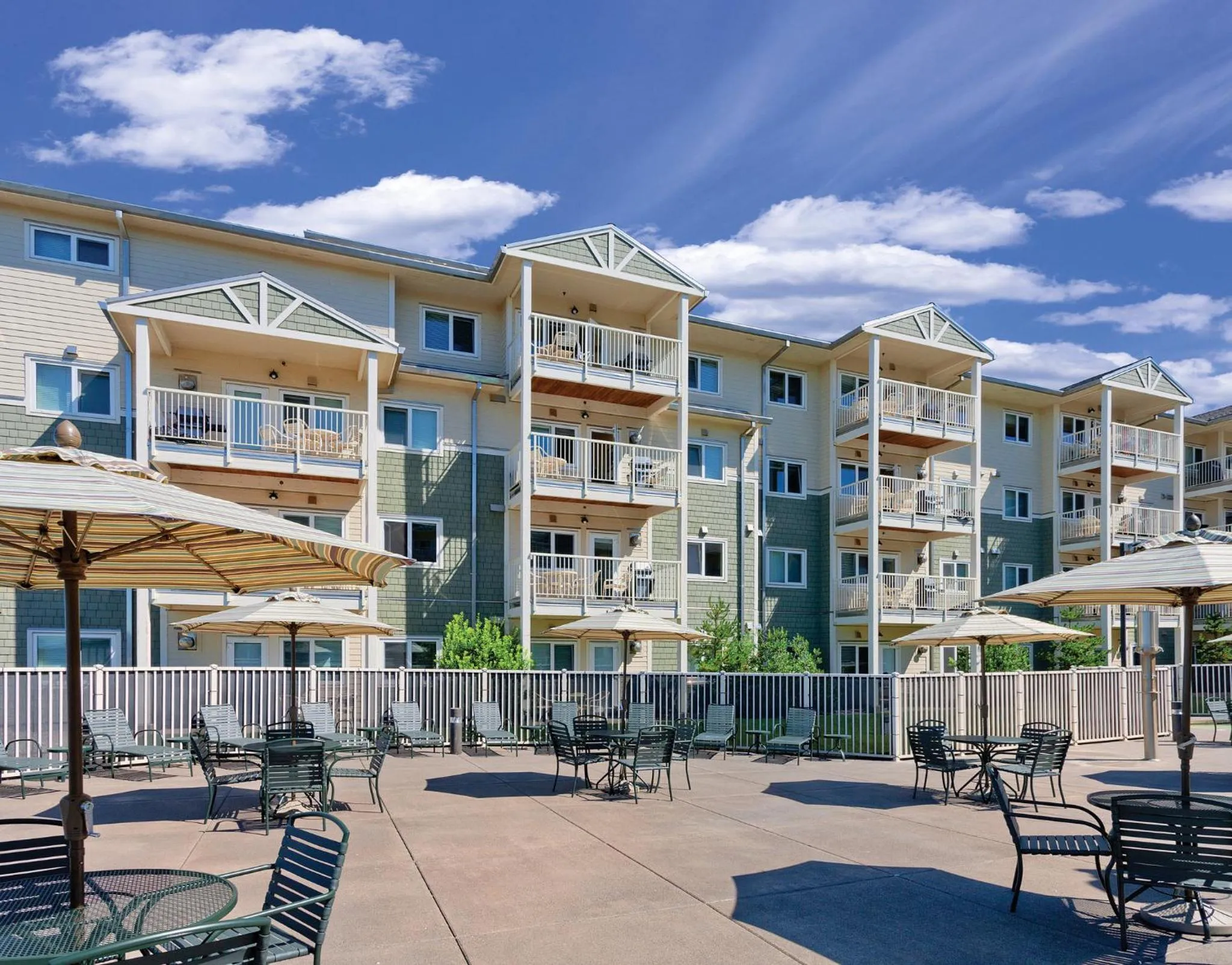 Swimming pool in WorldMark Long Beach