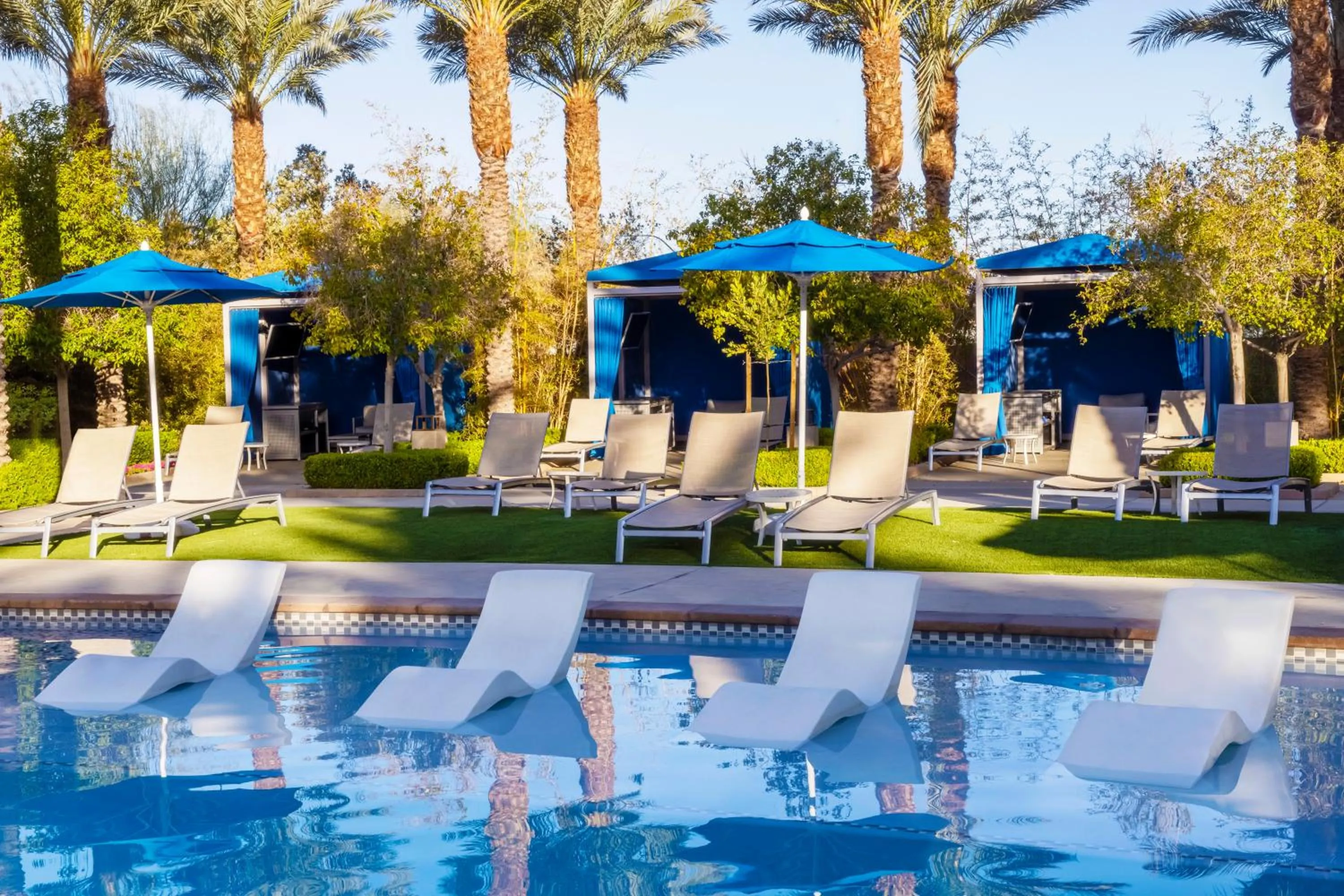 Swimming pool in Club Wyndham Desert Blue
