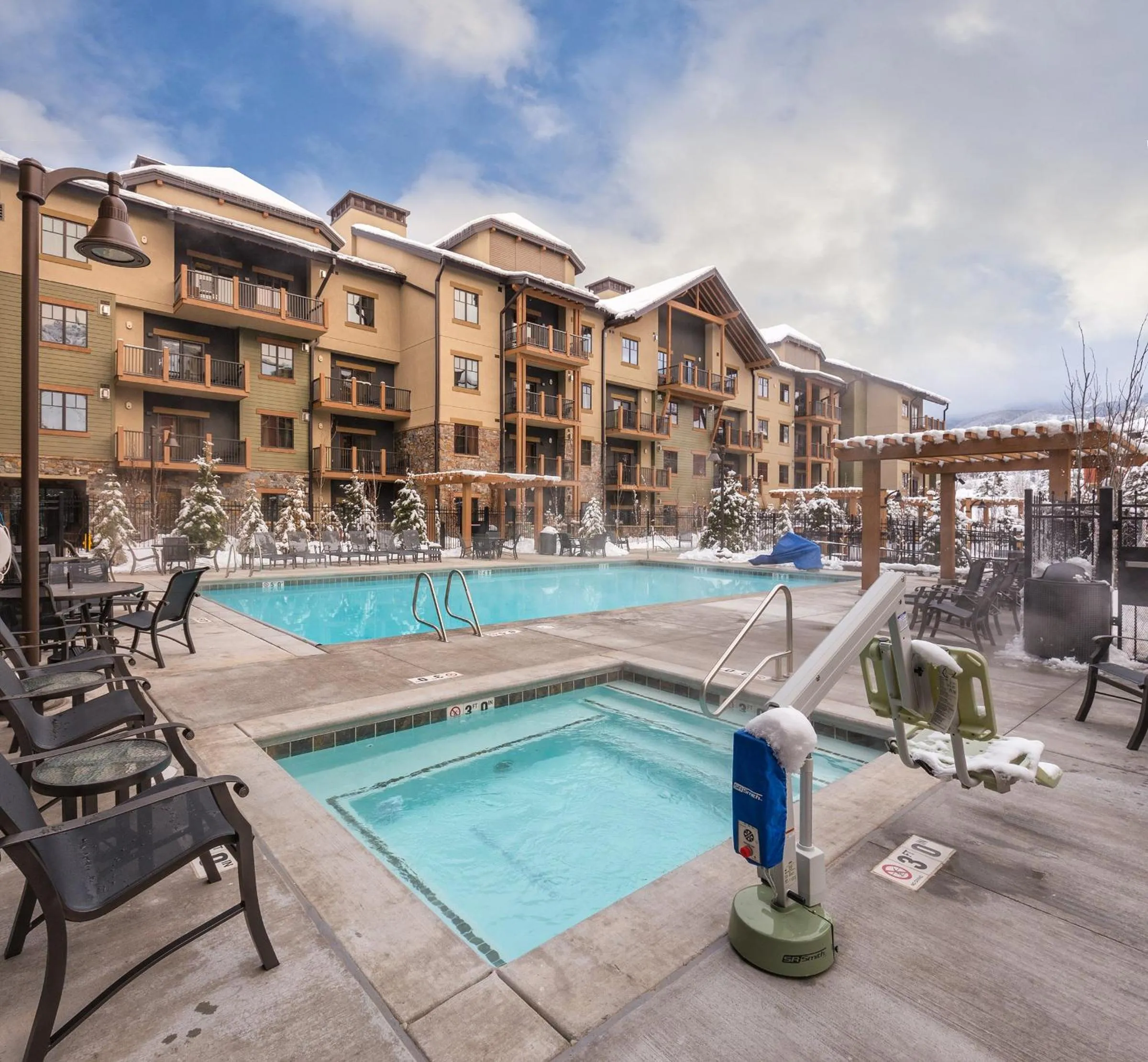 Swimming pool in Club Wyndham Park City