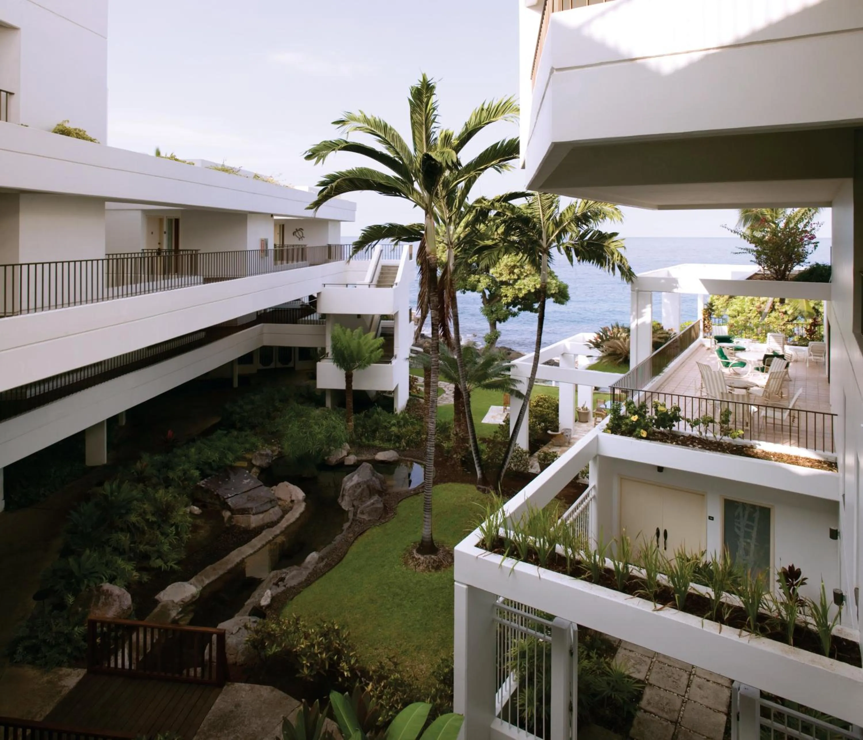 Property building in Wyndham Royal Sea Cliff Resort