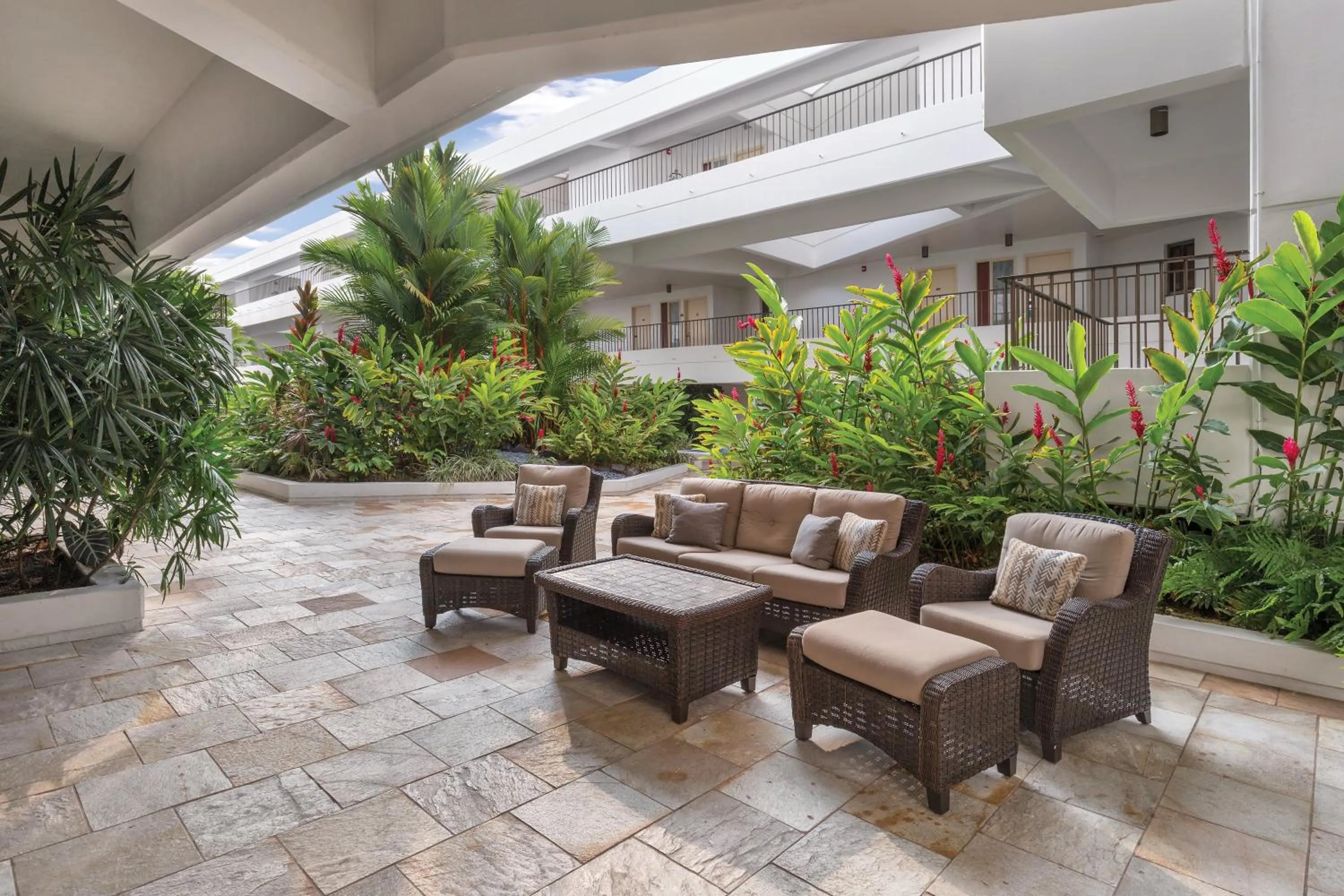 Lobby or reception in Wyndham Royal Sea Cliff Resort