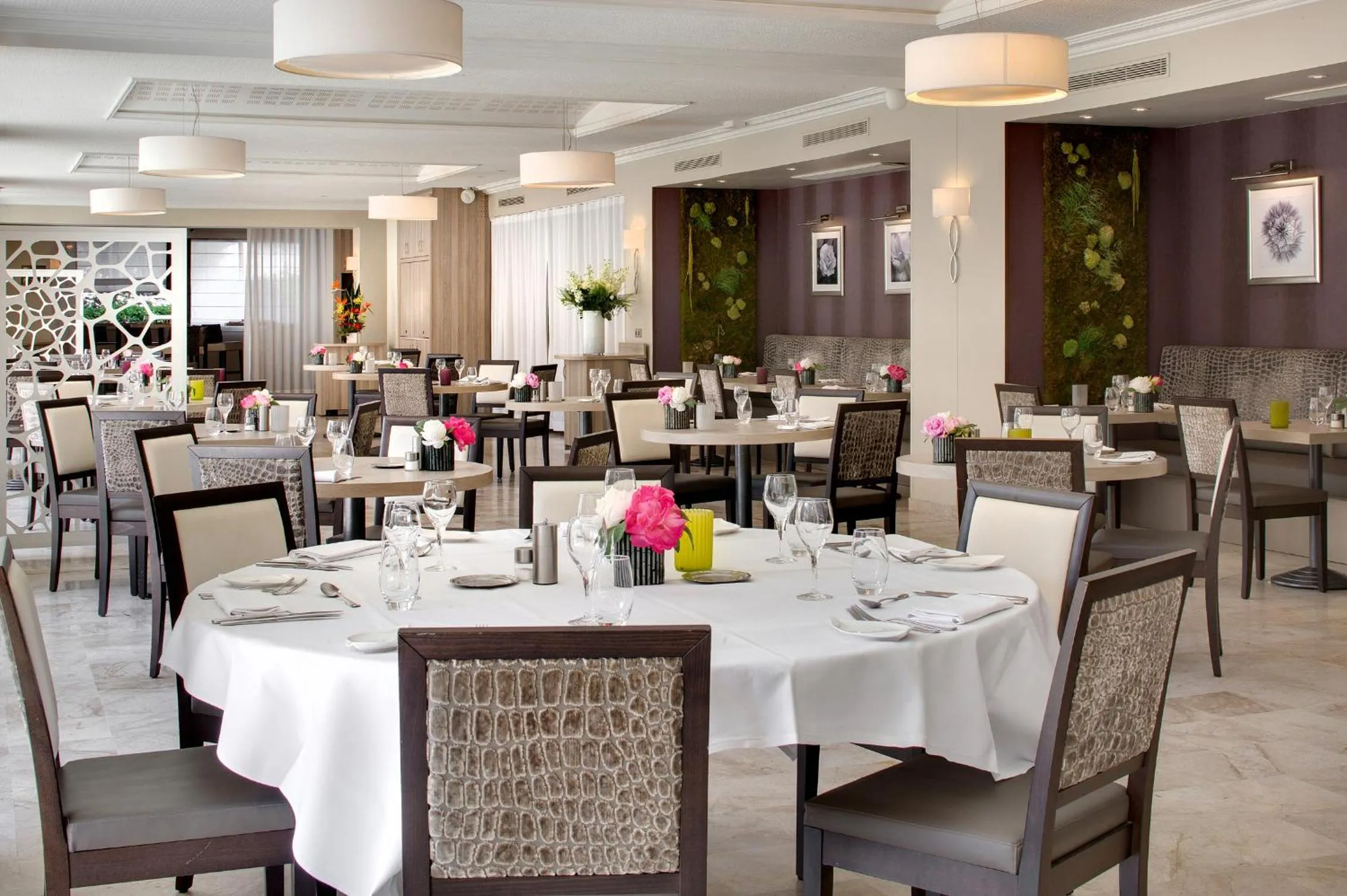 Restaurant/places to eat in The Originals Résidence, Les Strélitzias