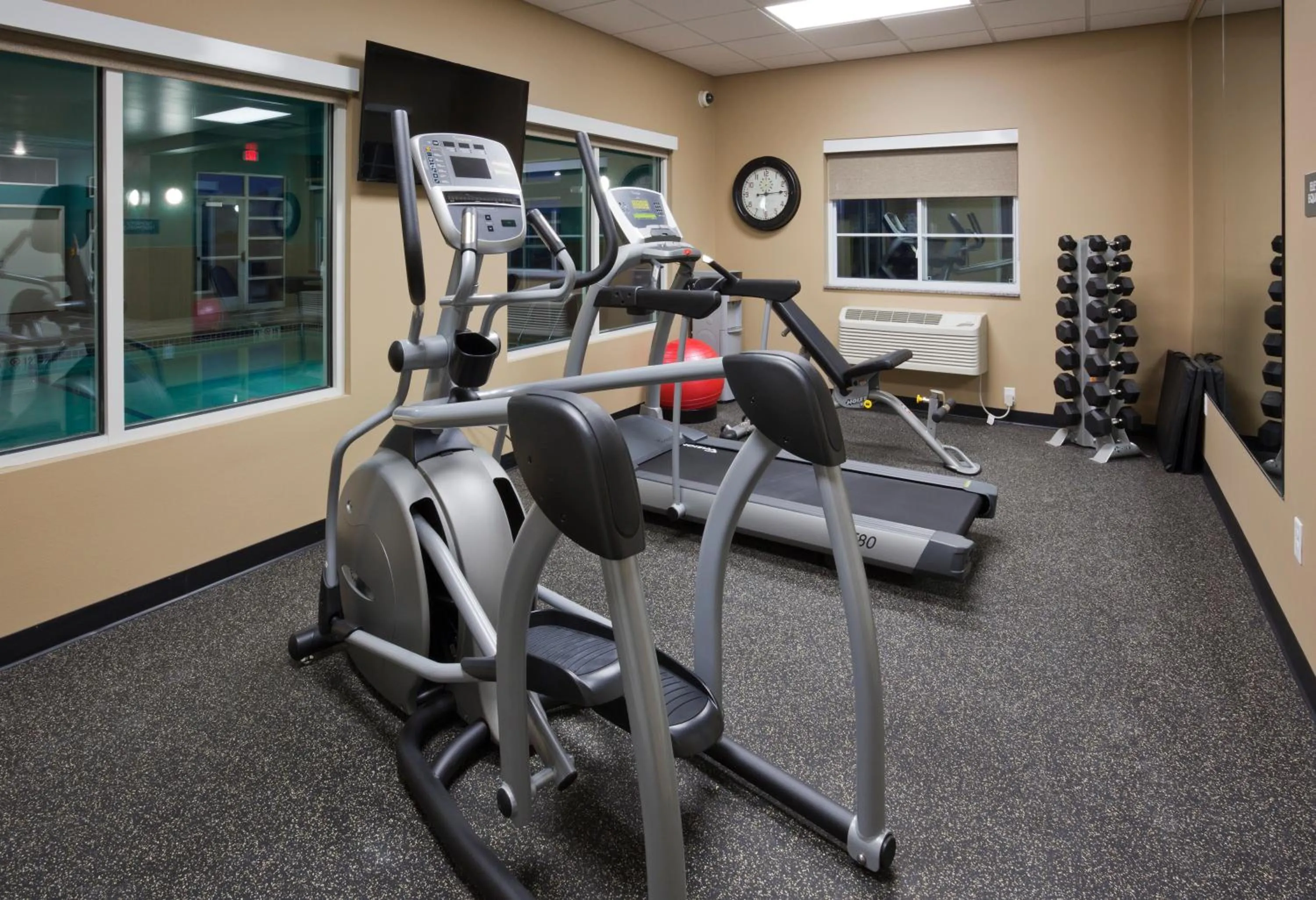 Fitness centre/facilities in GrandStay Hotel & Suites Valley City