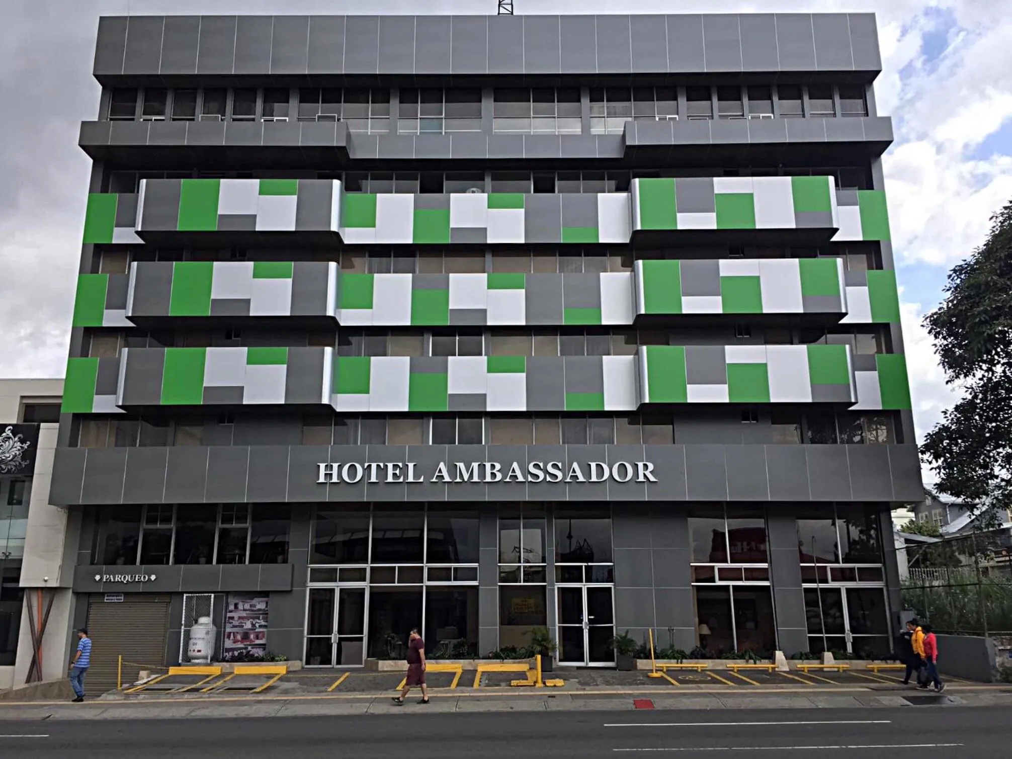 Facade/entrance in Hotel Ambassador