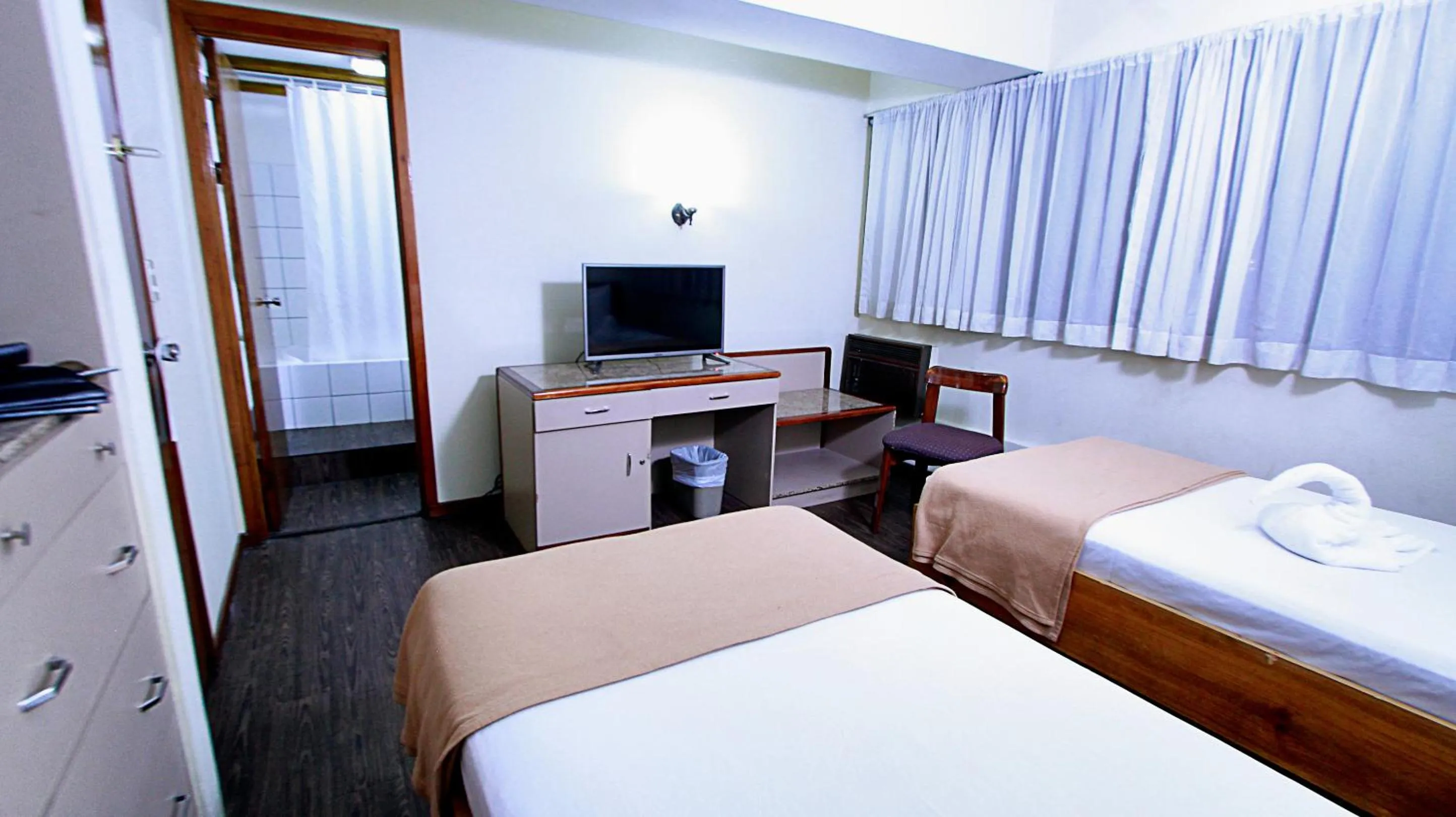 Bedroom, Bed in Hotel Ambassador