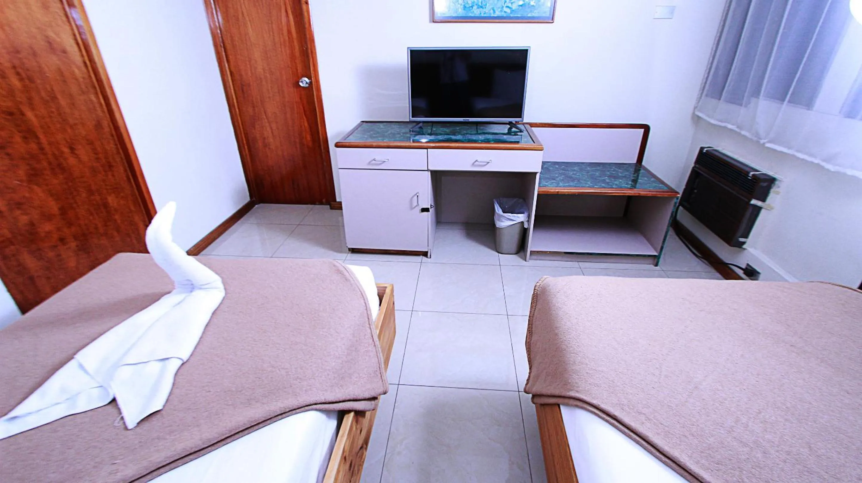 Bedroom, Bed in Hotel Ambassador