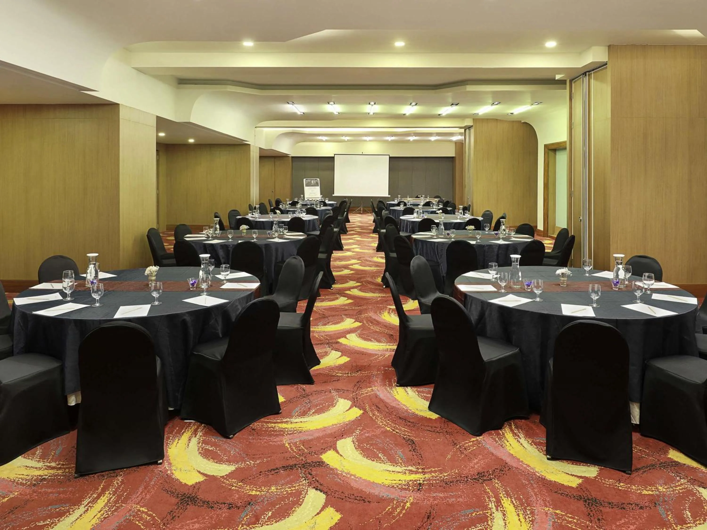 Meeting/conference room in Mercure Bandung Nexa Supratman