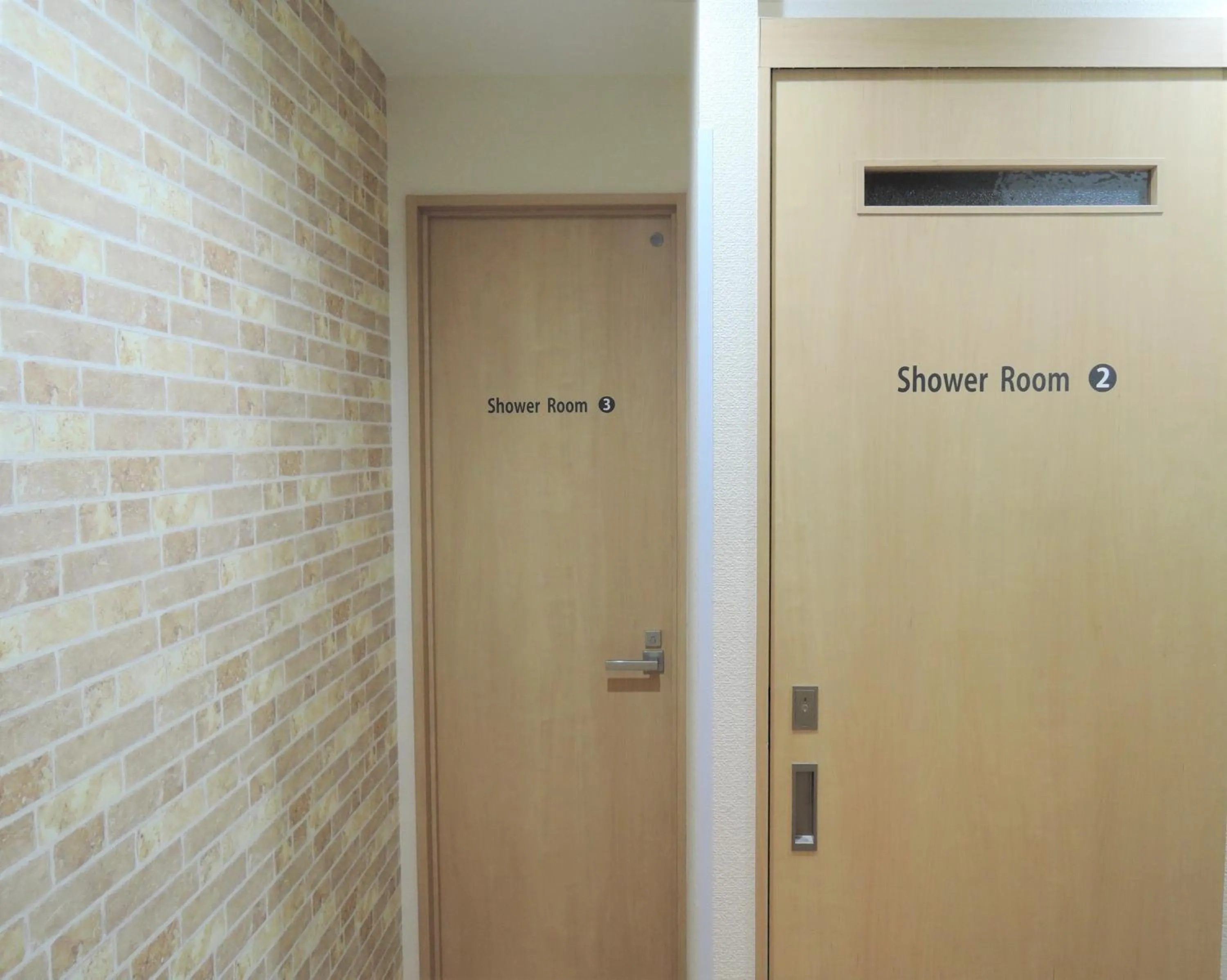 Shower in Hotel Lucky