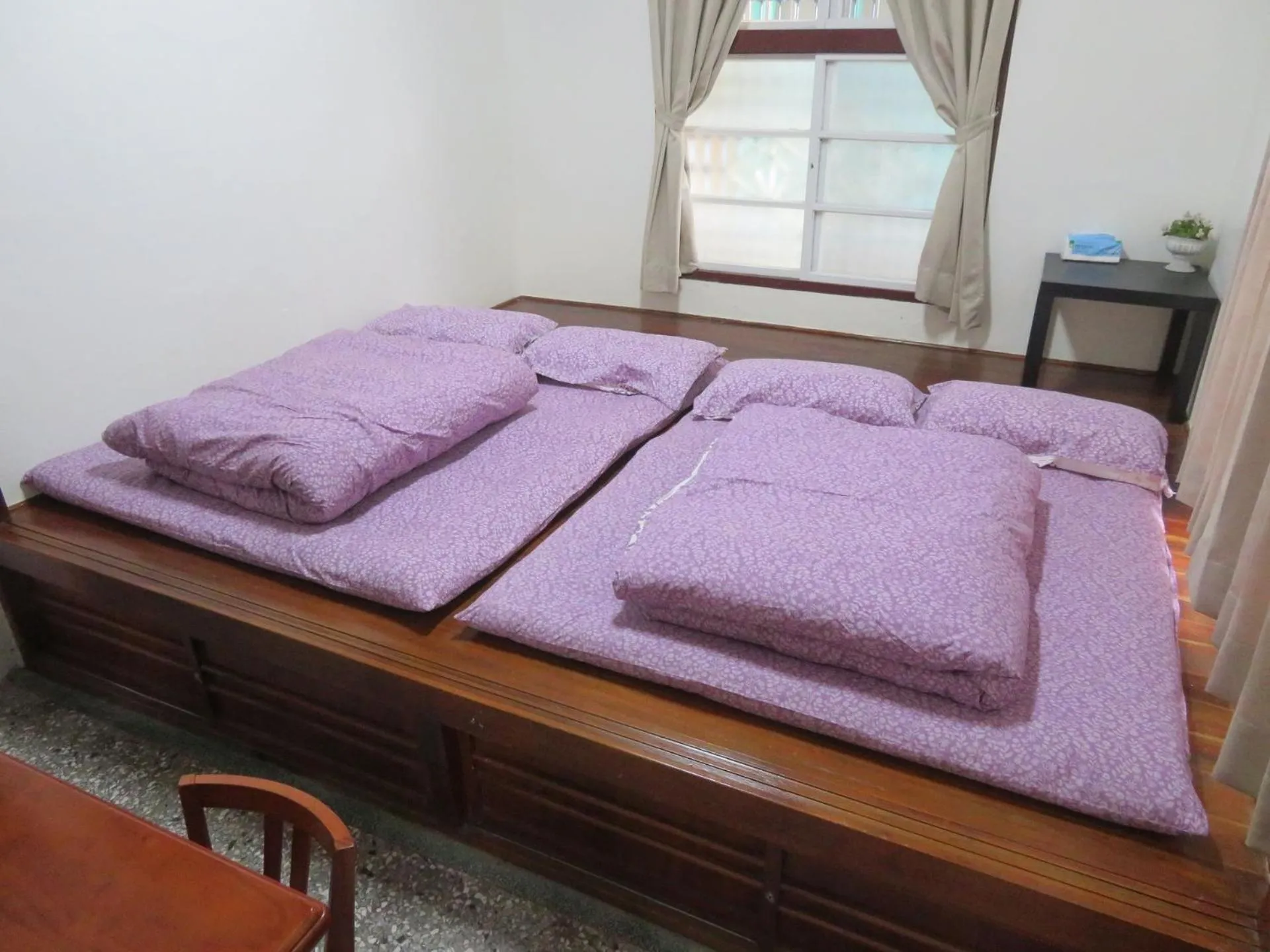 Photo of the whole room, Bed in Hoin 4
