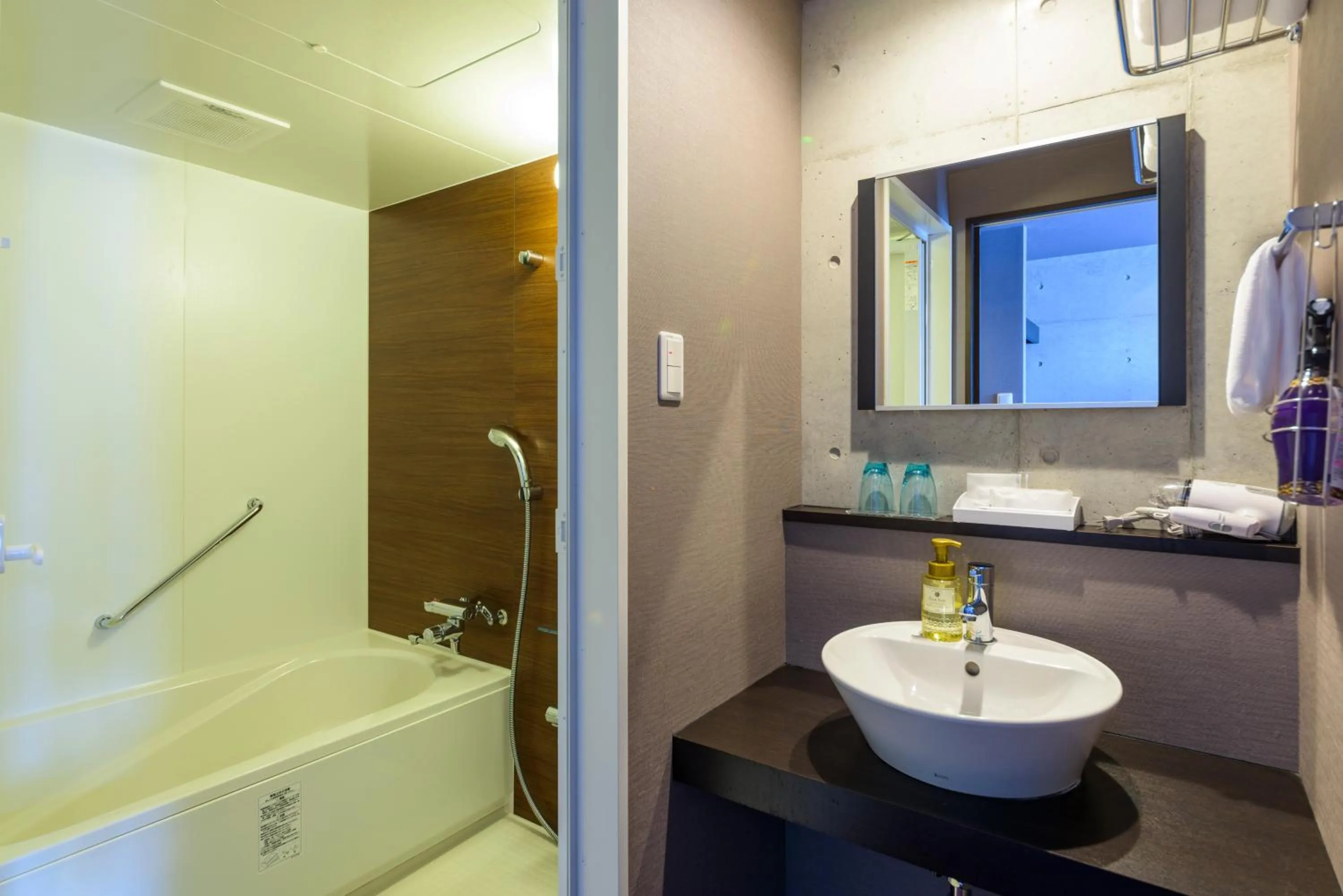 Photo of the whole room in NAHA-WEST INN