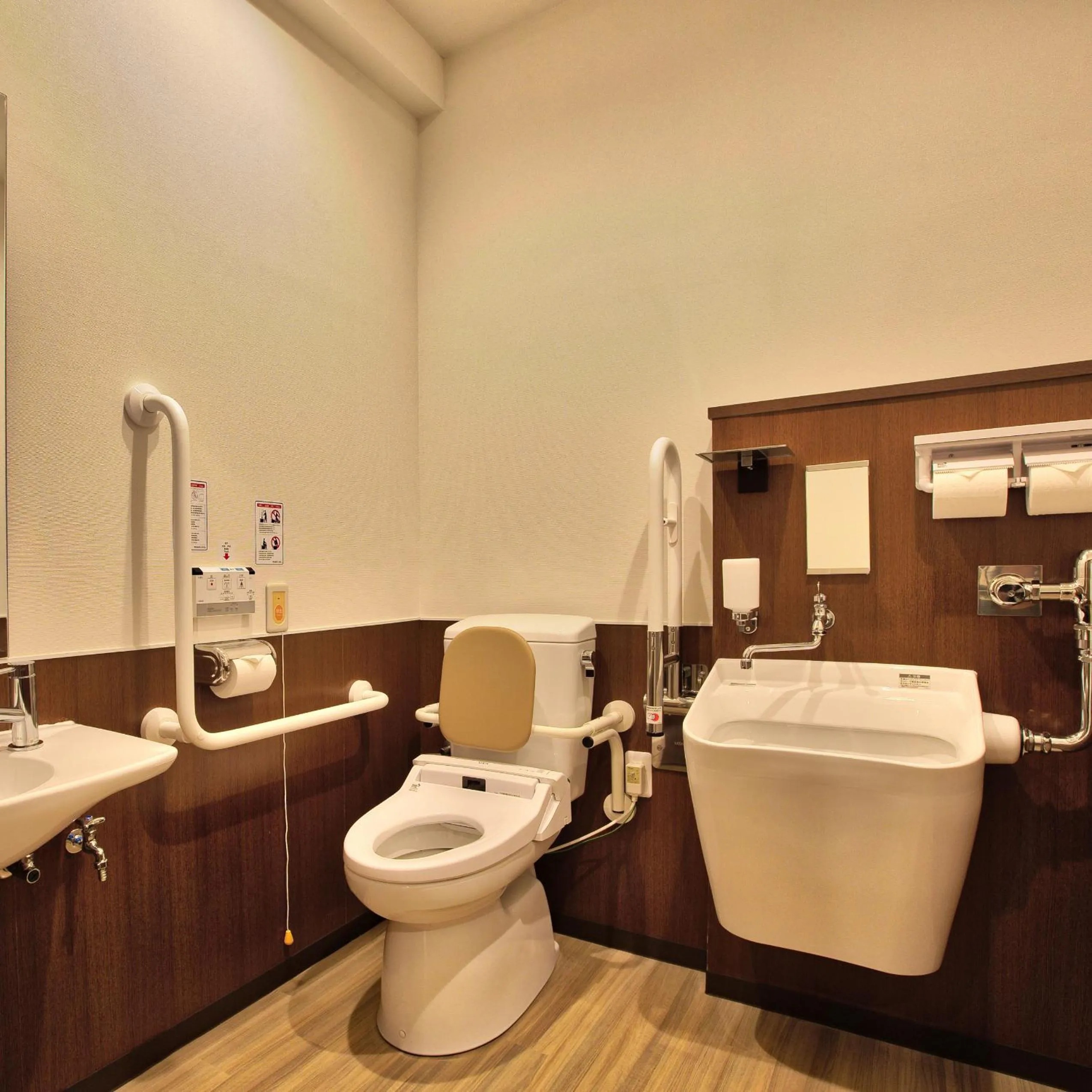 Area and facilities in NAHA-WEST INN