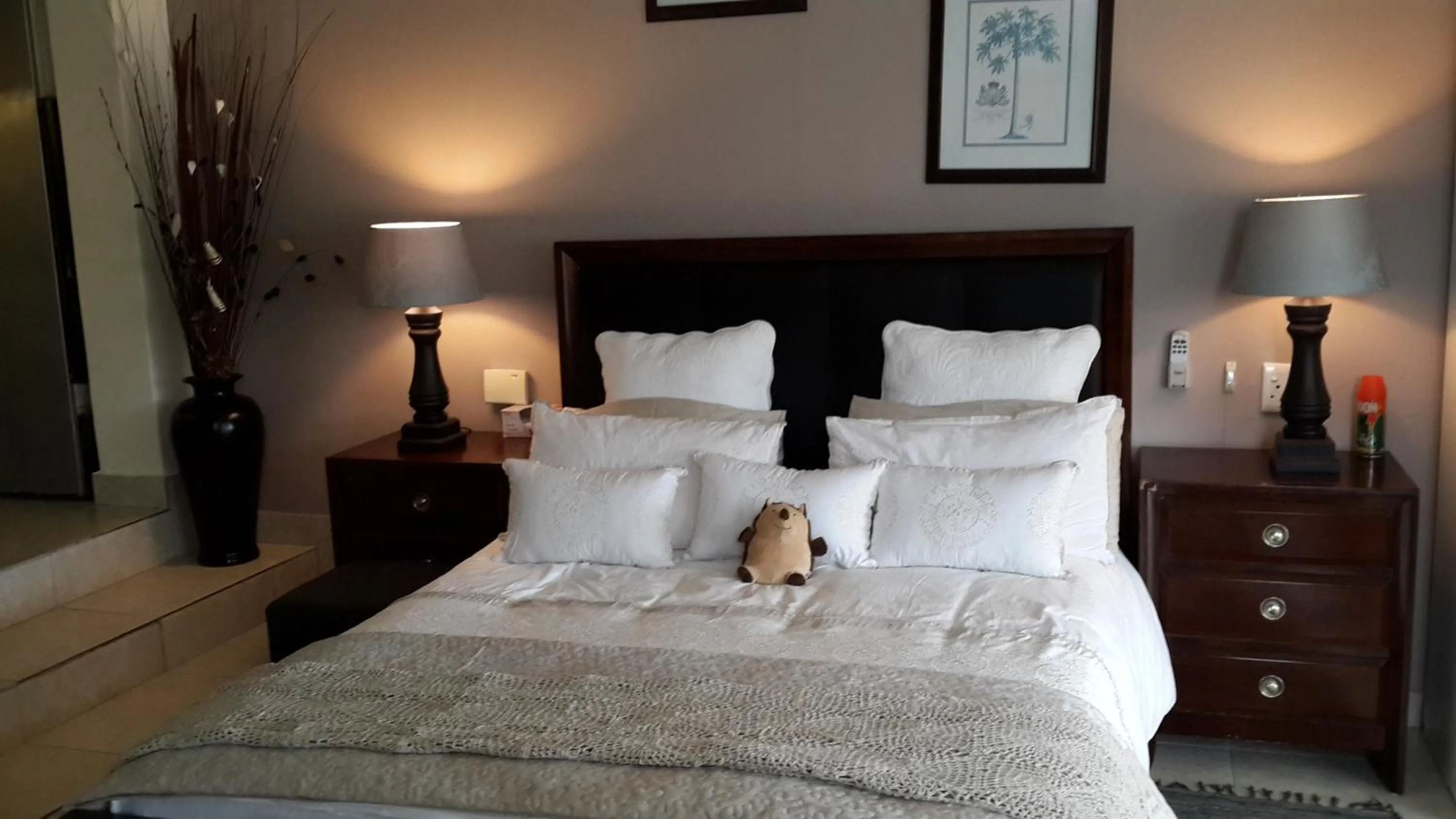 Bedroom, Bed in Fairways Hotel