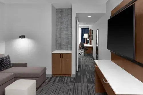 Studio Suite with Two Queen Beds - Hearing Accessible in Doubletree By Hilton Midland West Loop I-250 Studio Suite with Two Queen Beds - Hearing Accessible in Doubletree By Hilton Midland West Loop I-250