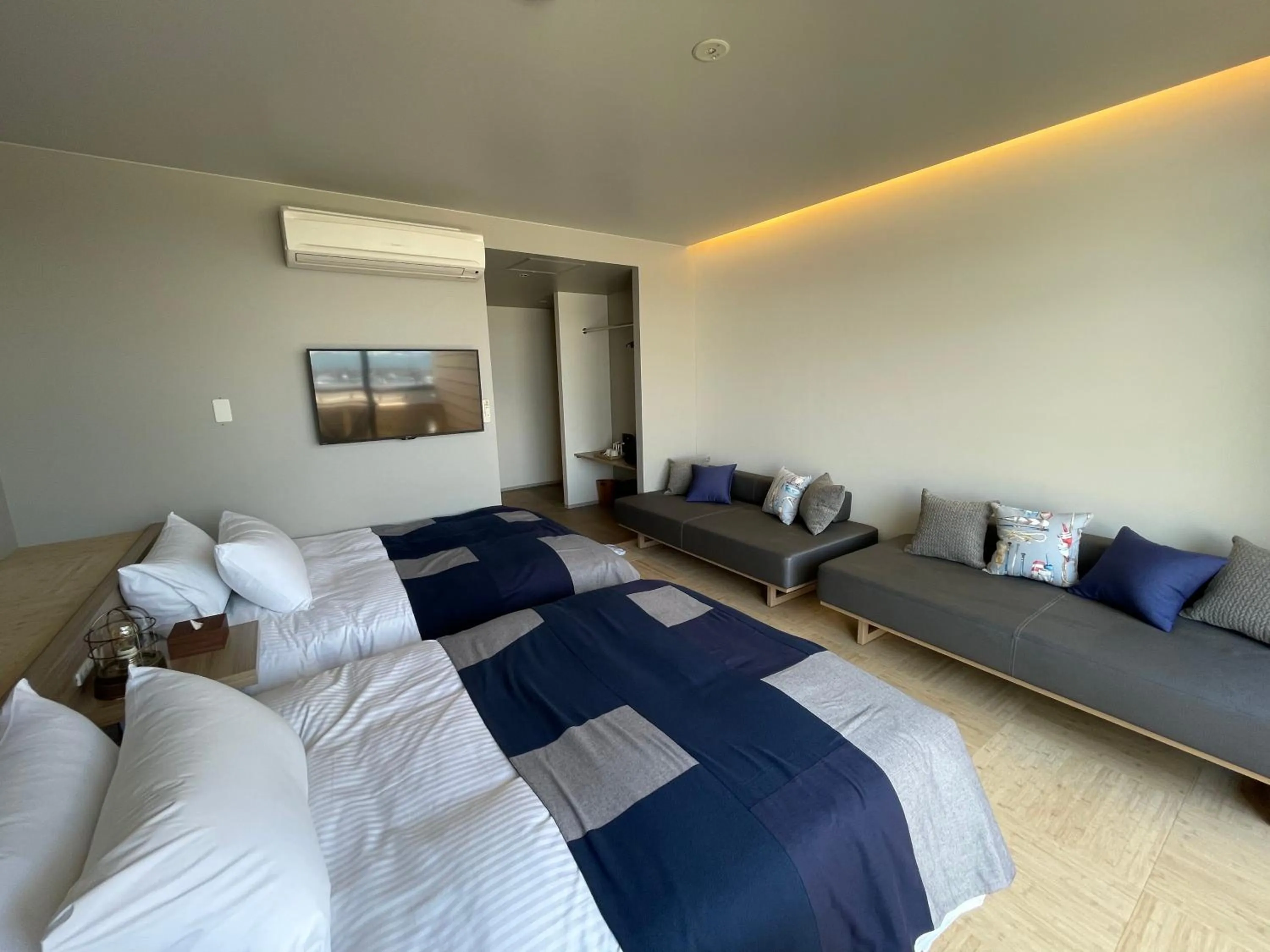 Bedroom, Bed in Osaka Hokko Marina HULL