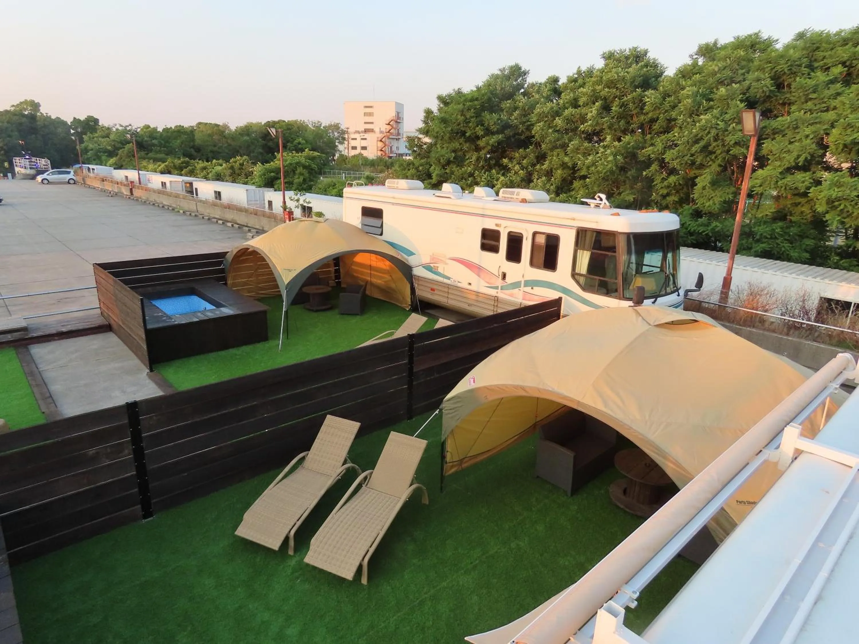 Area and facilities in Osaka Hokko Marina HULL