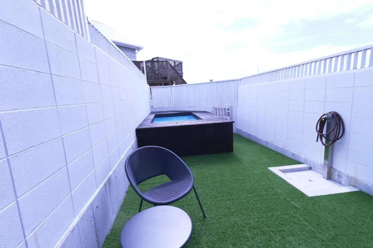 Double Room with Garden View in Osaka Hokko Marina HULL Double Room with Garden View in Osaka Hokko Marina HULL