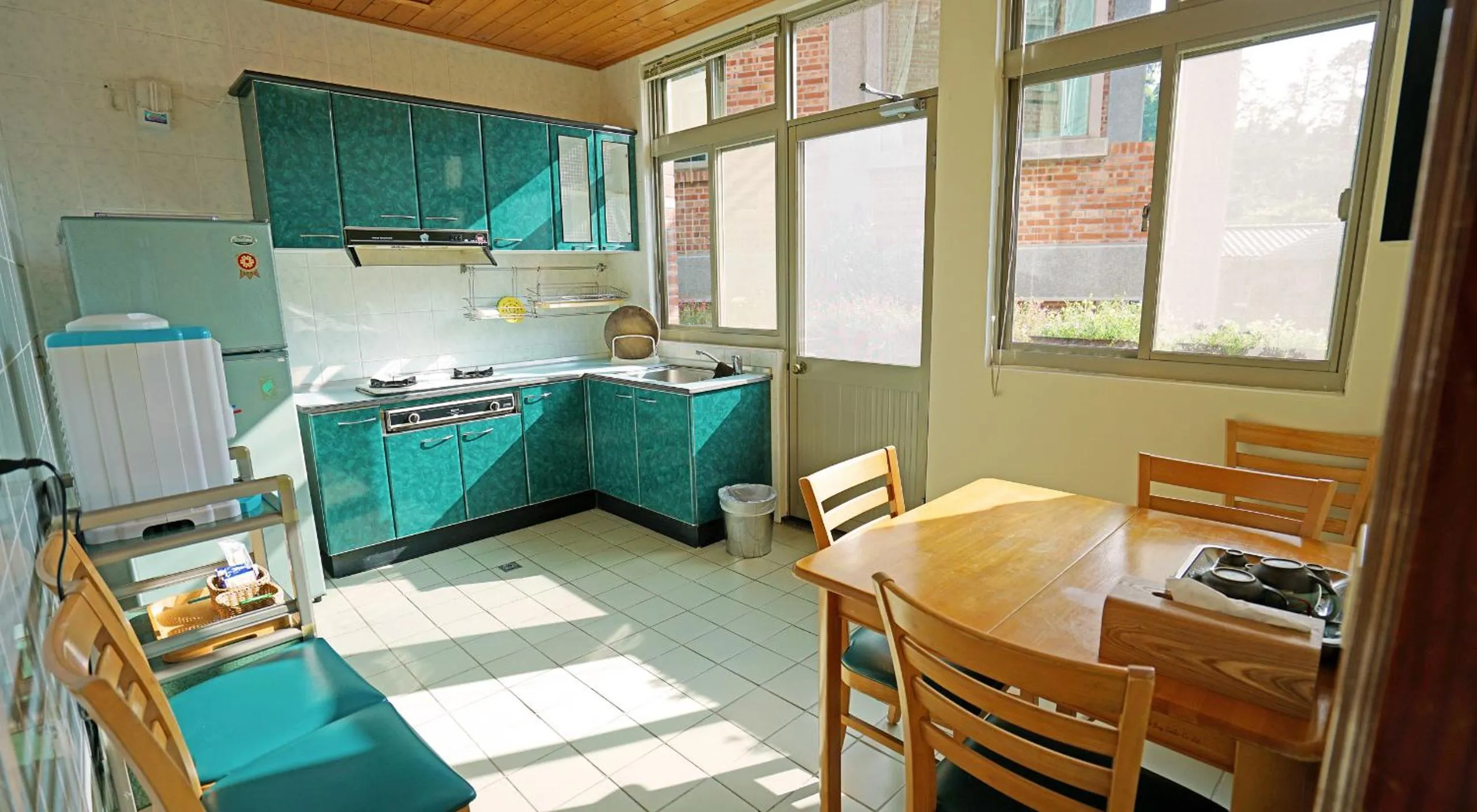 Kitchen or kitchenette in Red Brick Villas