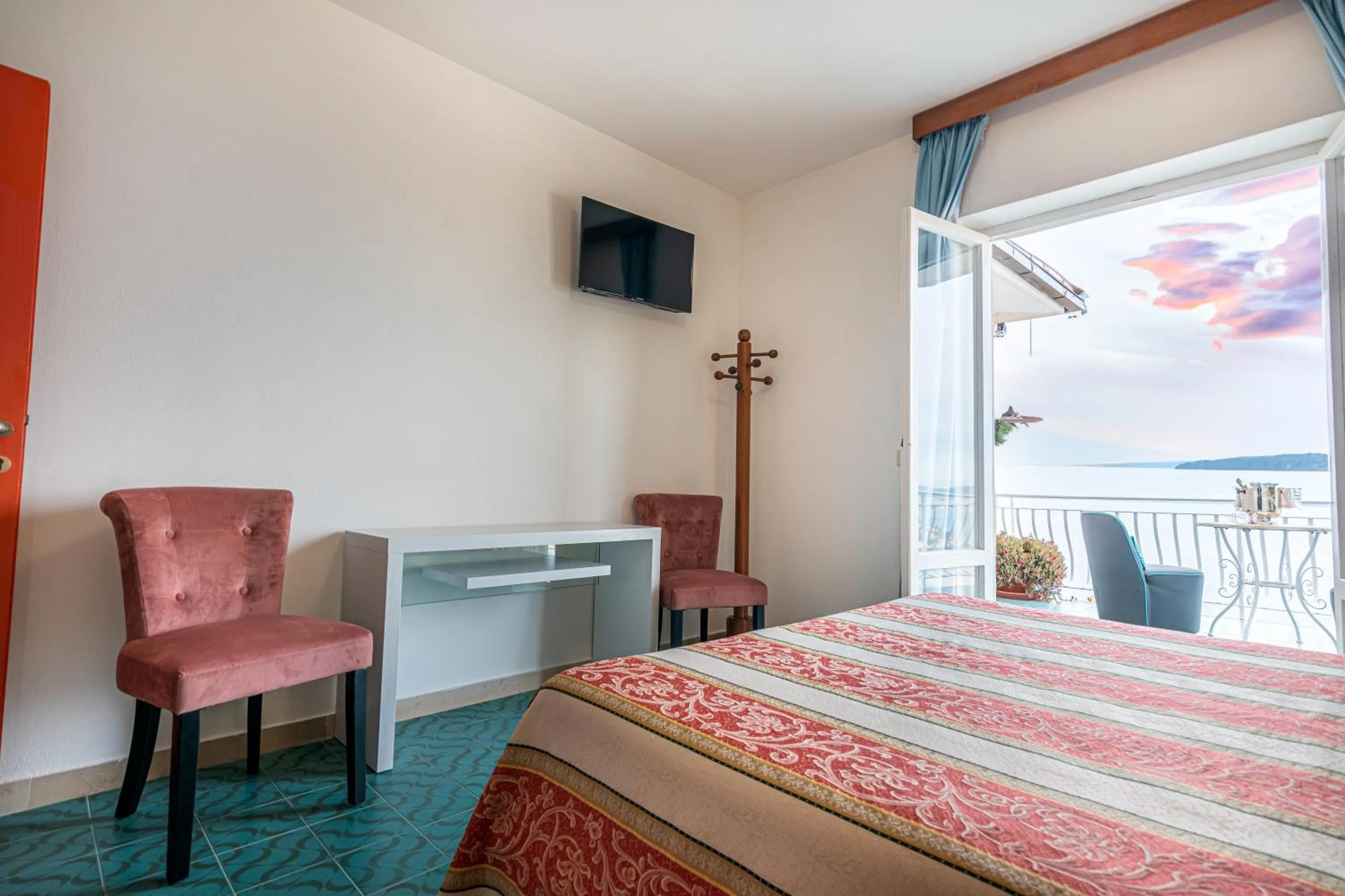 Bedroom, Bed in Hotel Vittoria