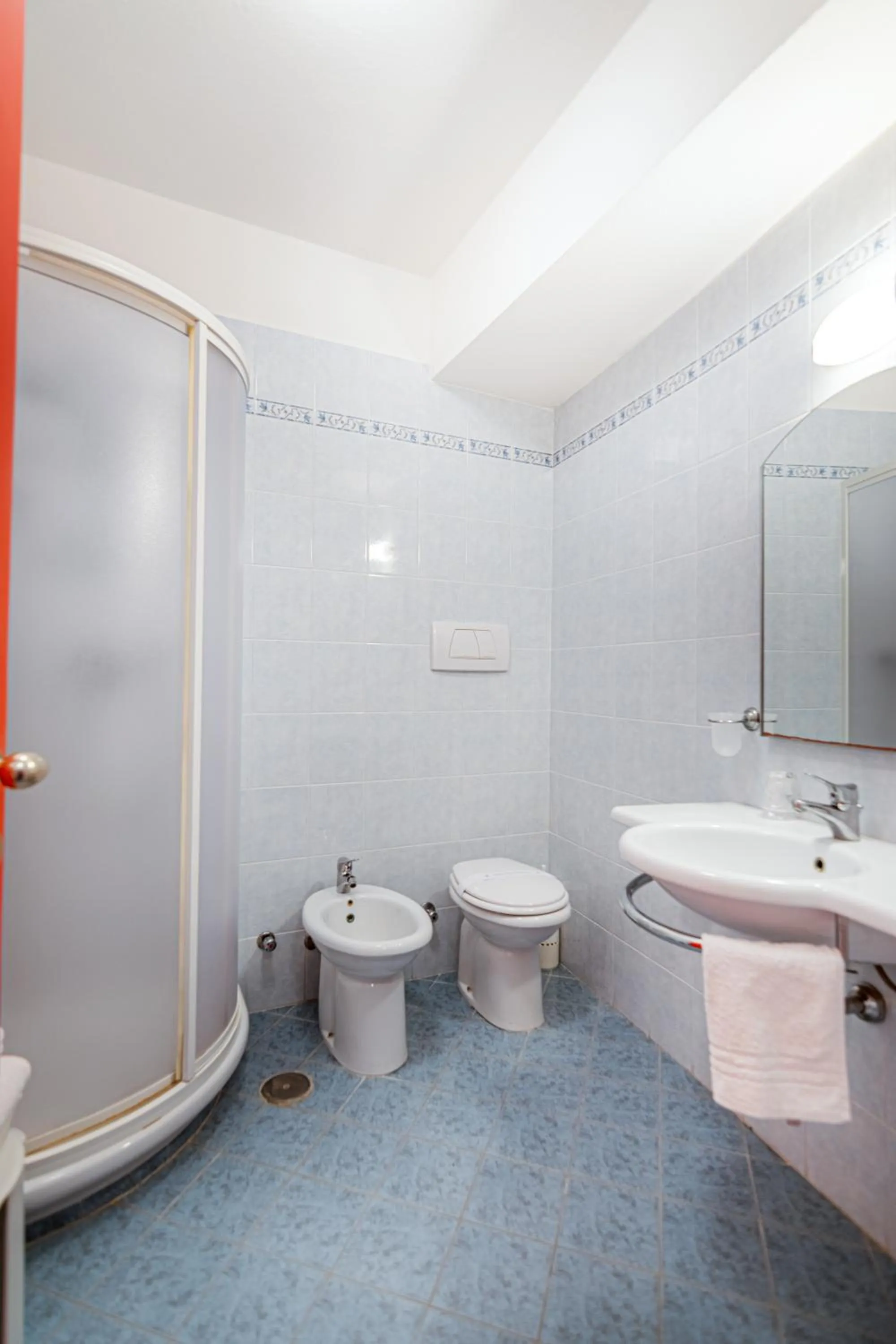 Bathroom in Hotel Vittoria