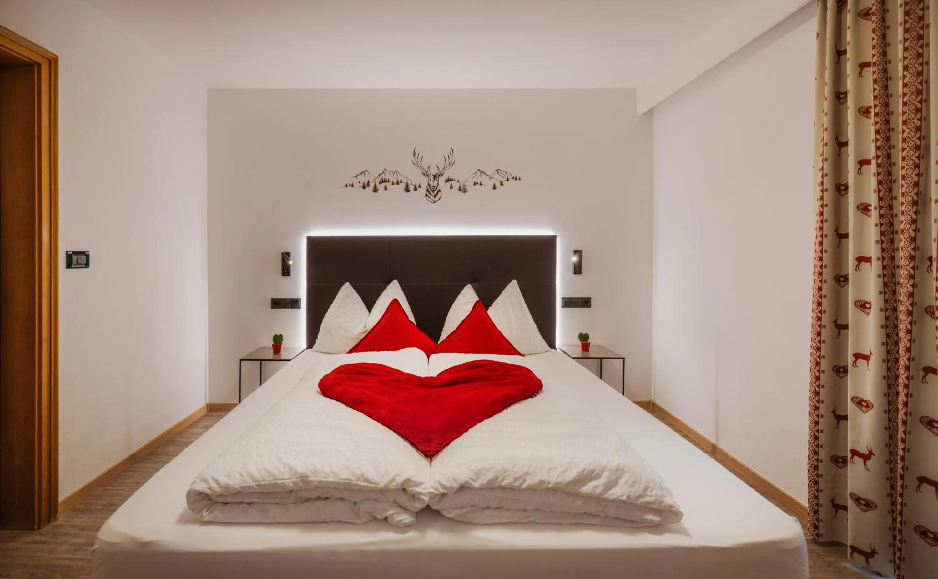 Photo of the whole room, Bed in Pension Florian