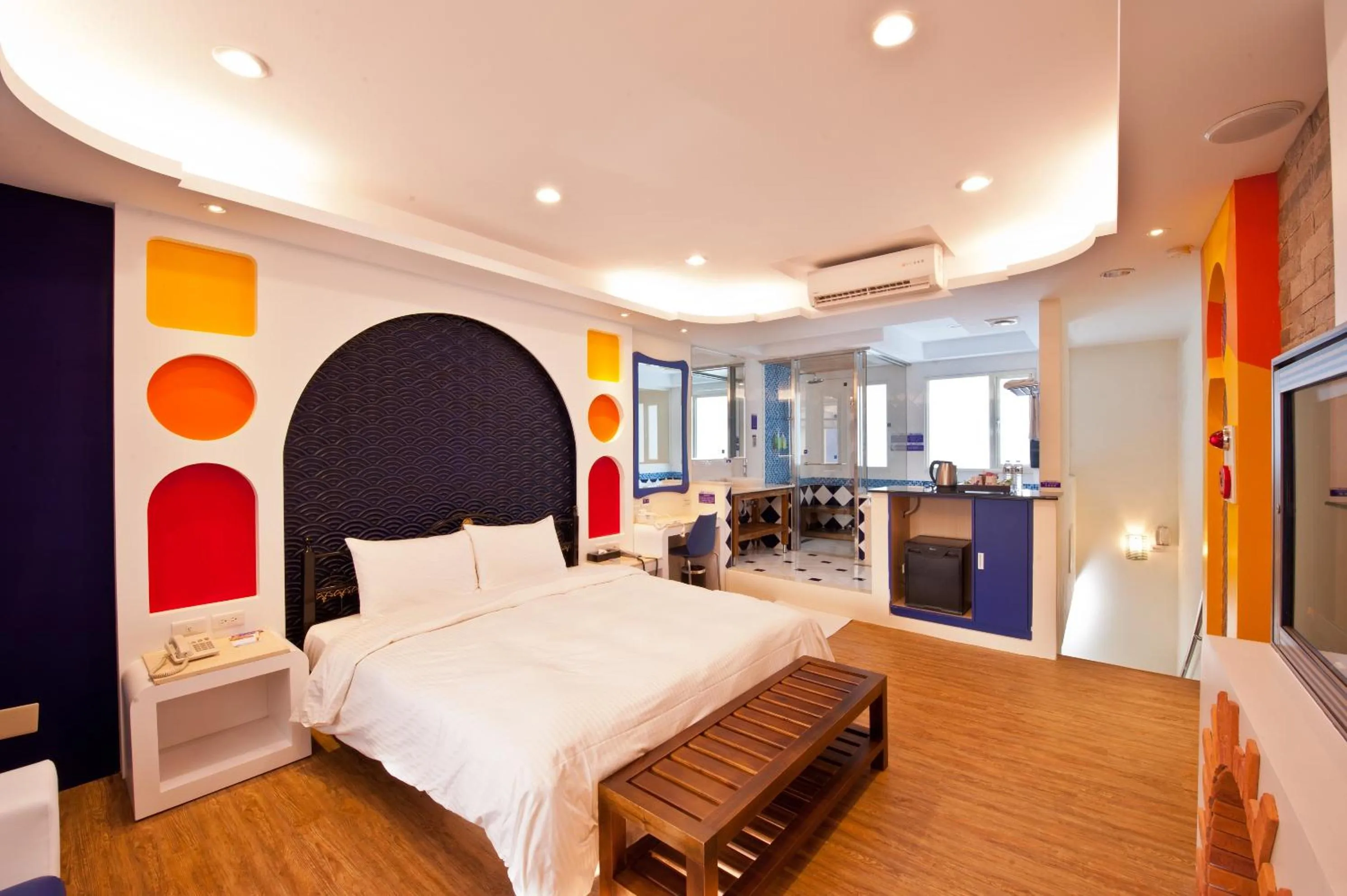 Decorative detail, Bed in Yudali Motel