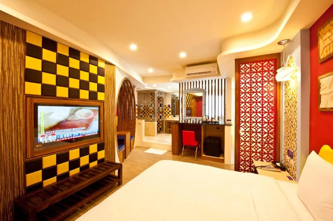 Decorative detail, Bed in Yudali Motel