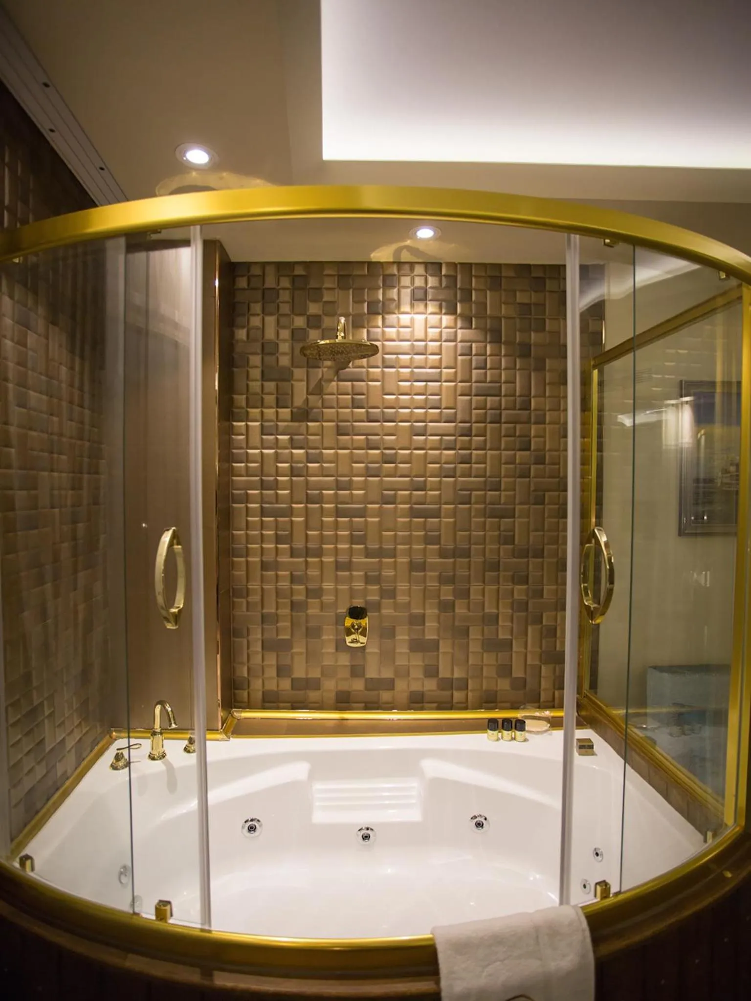 Bathroom in Bonne Sante Hotel