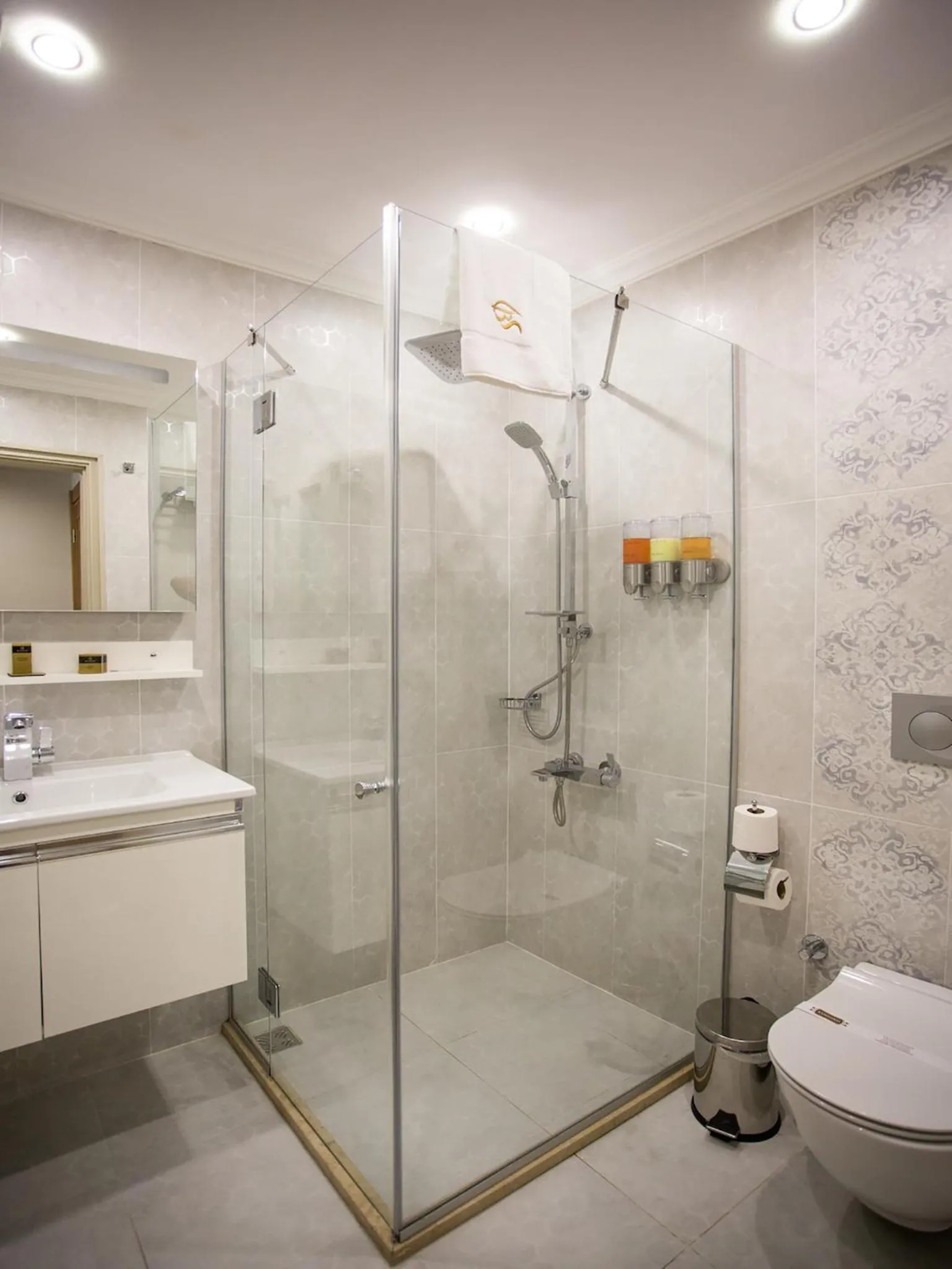 Shower in Bonne Sante Hotel