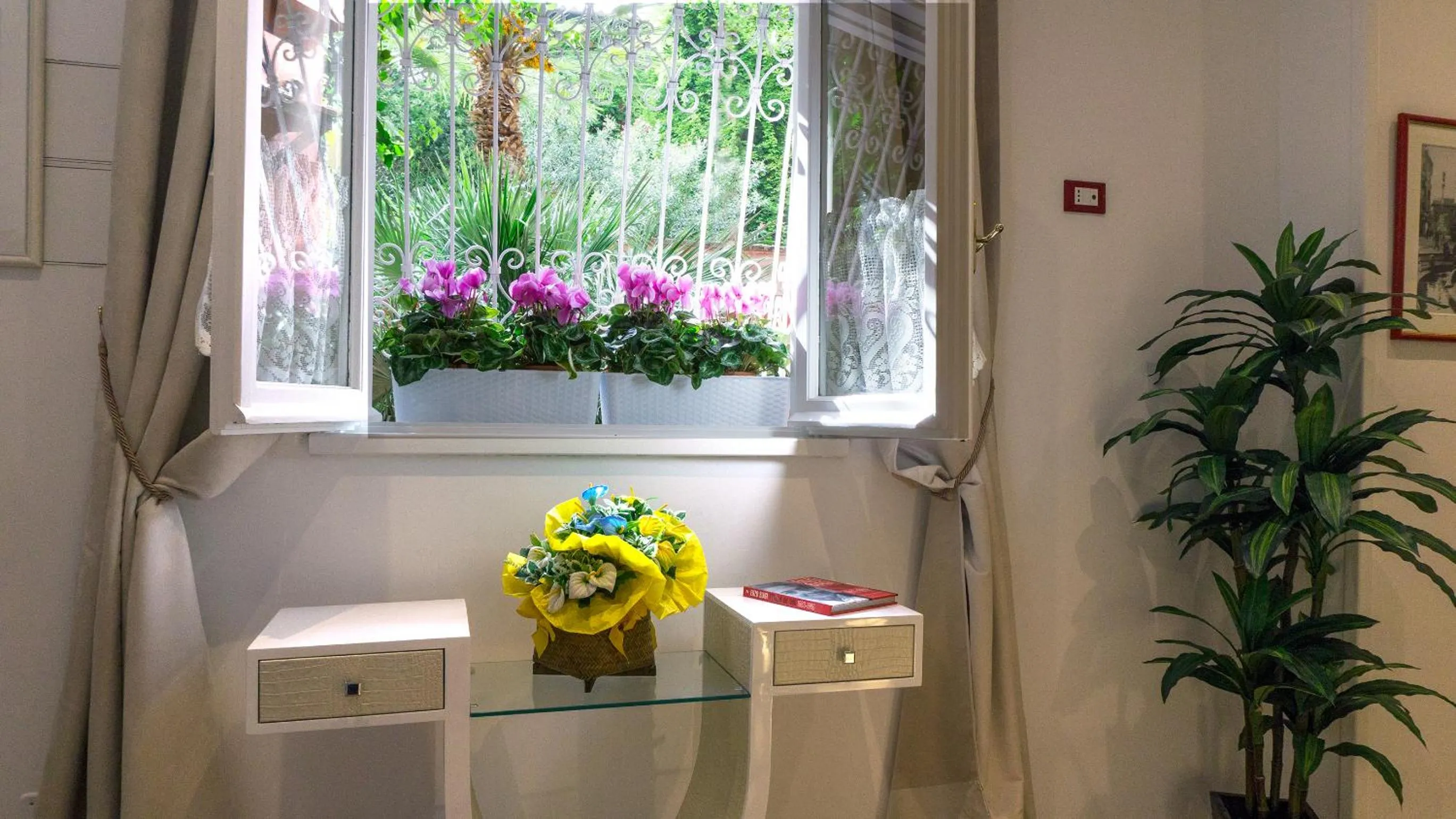 Decorative detail in Margutta's Garden