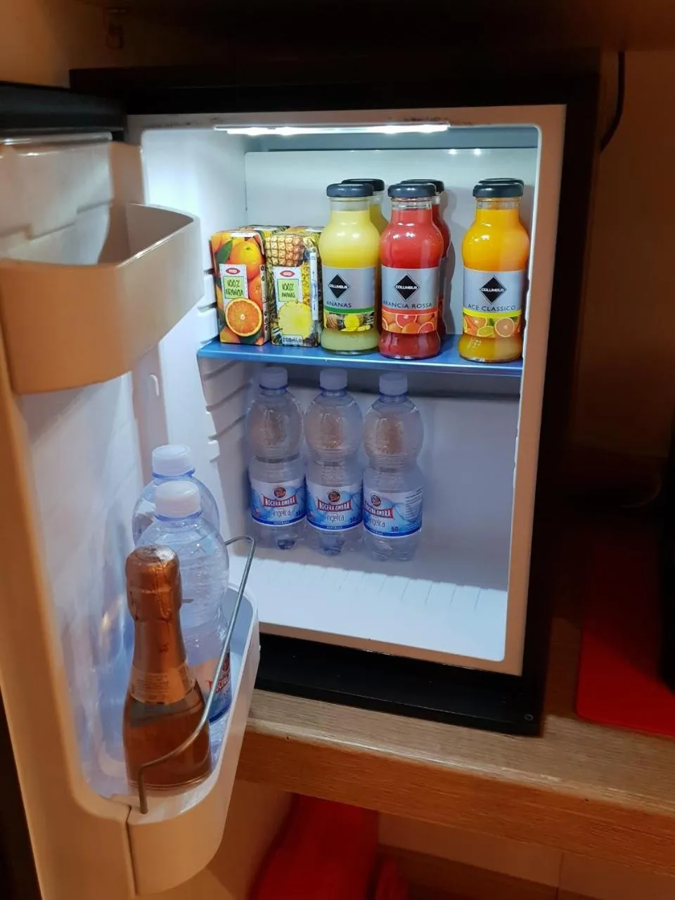 Breakfast in Margutta's Garden