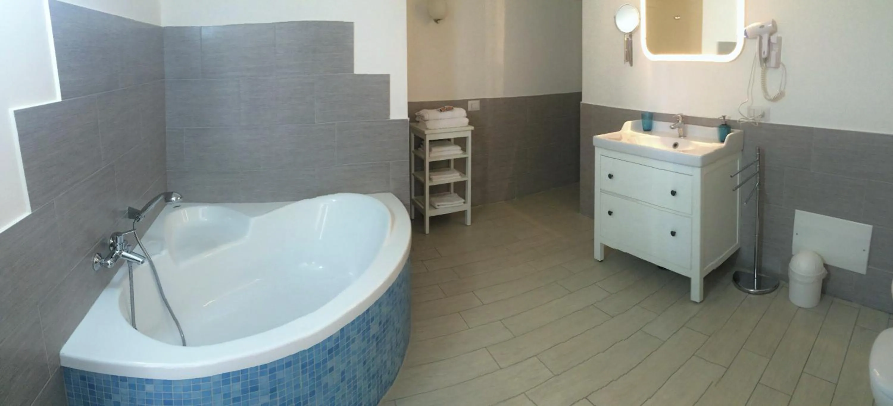 Bathroom in SweetHomeToledo
