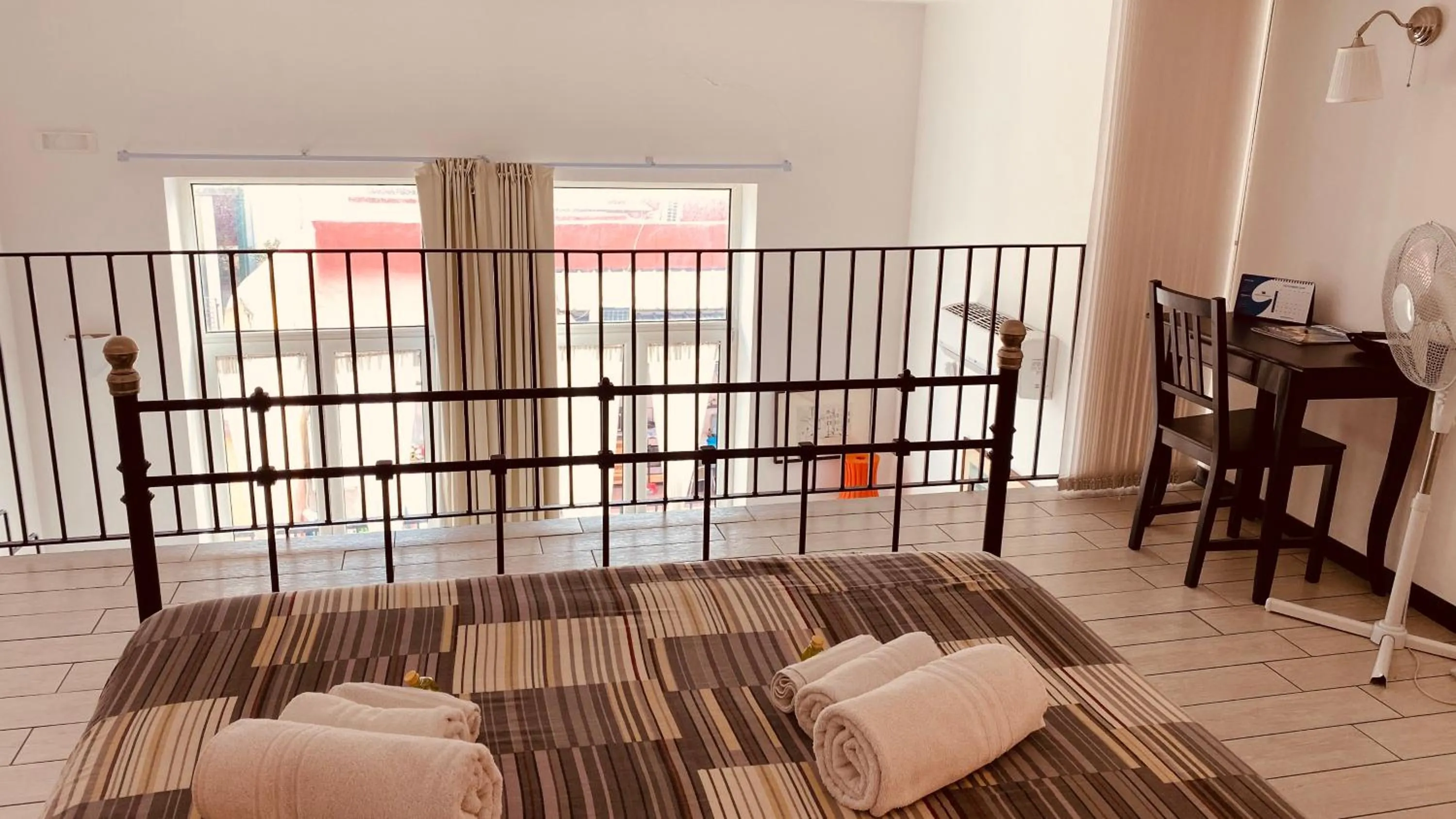 Balcony/Terrace, Bed in SweetHomeToledo