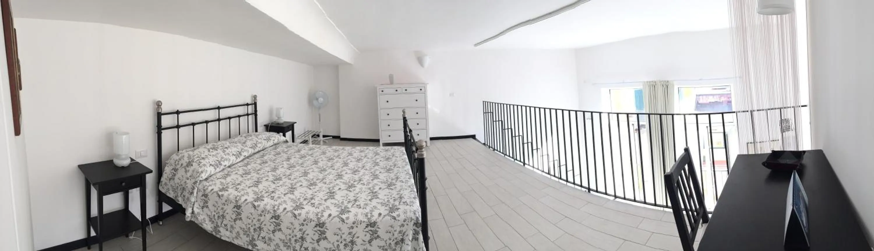 Photo of the whole room, Bed in SweetHomeToledo