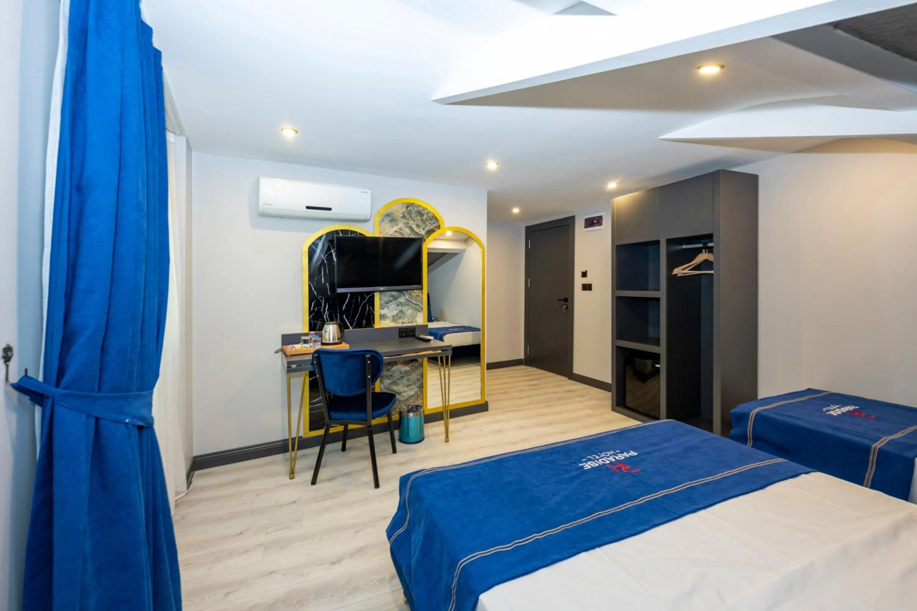 Photo of the whole room, Bed in İstanbul Paradise Hotel