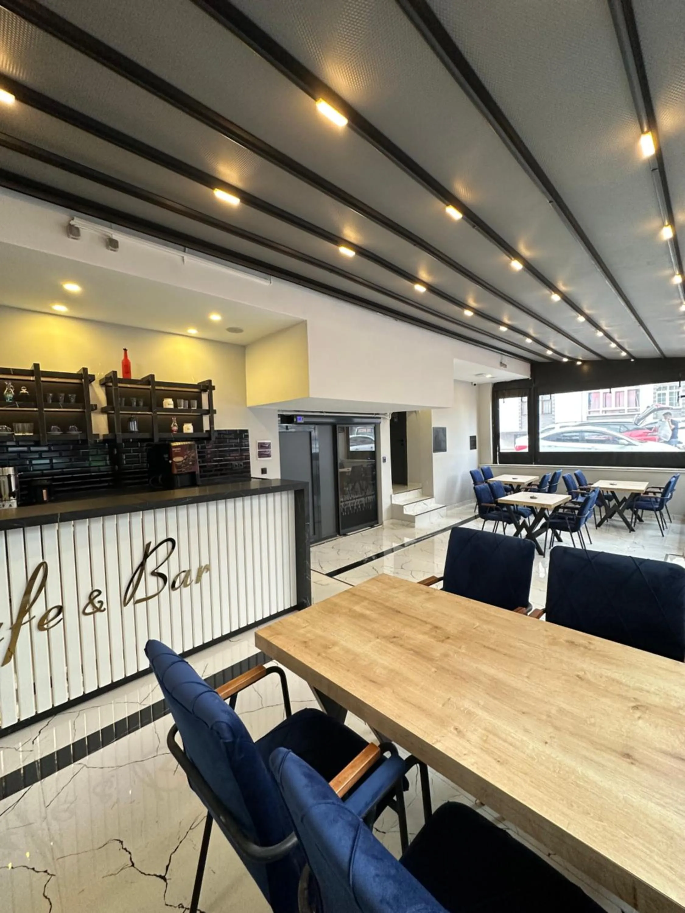 Lounge or bar in İstanbul Paradise Hotel