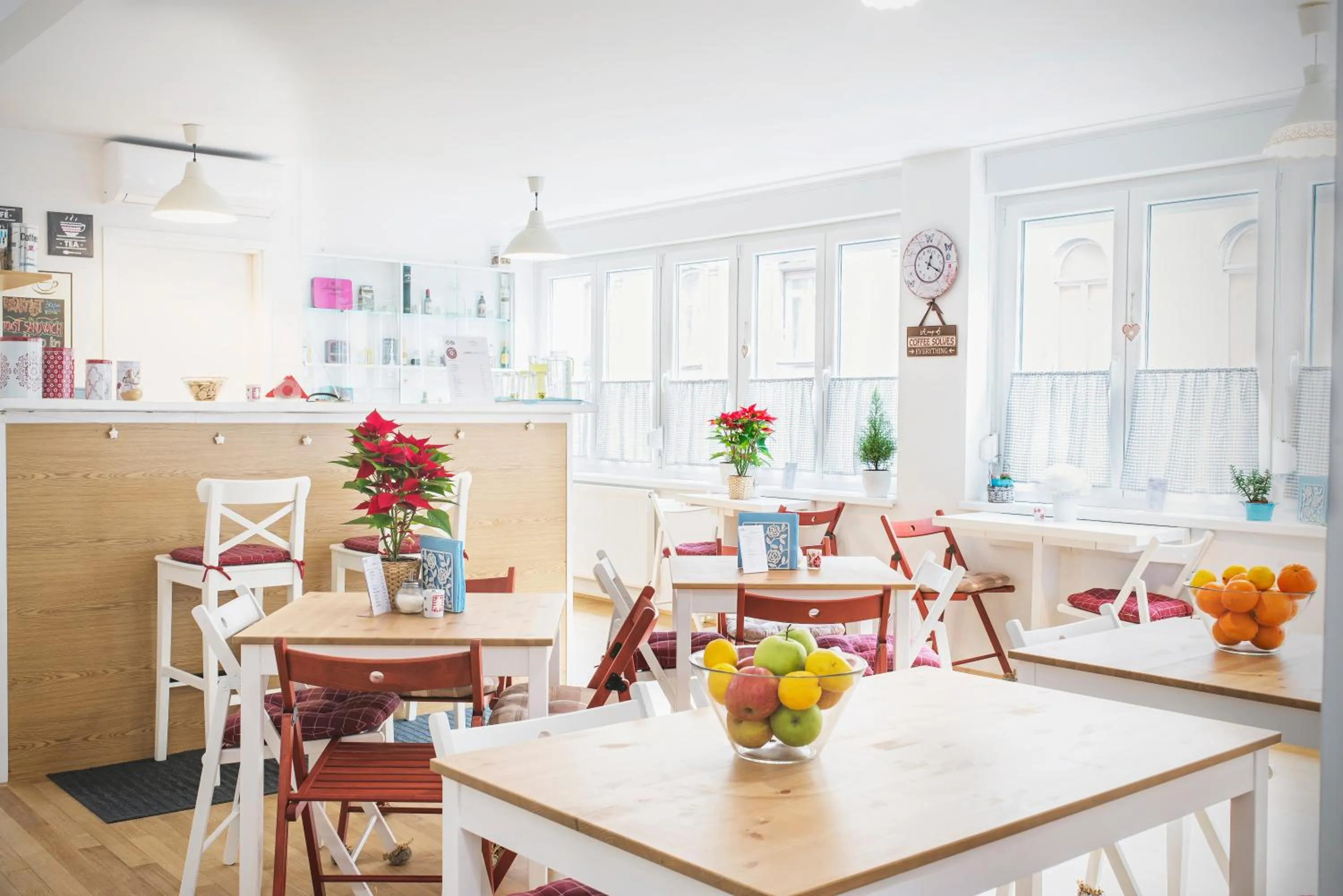 Restaurant/places to eat in The Dots Hostel