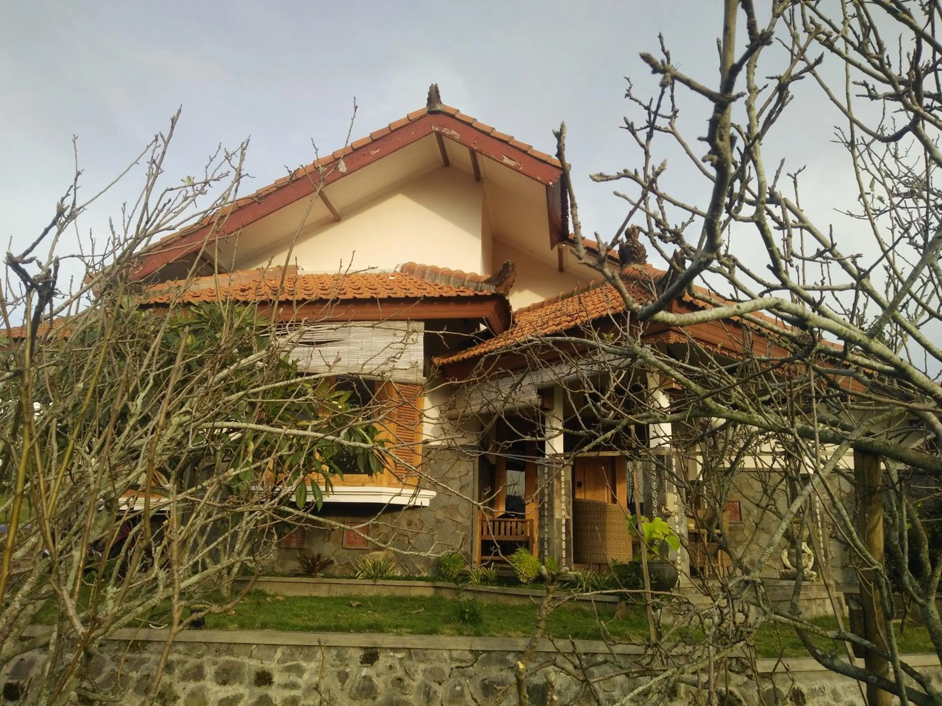 Facade/entrance in Shanty's House