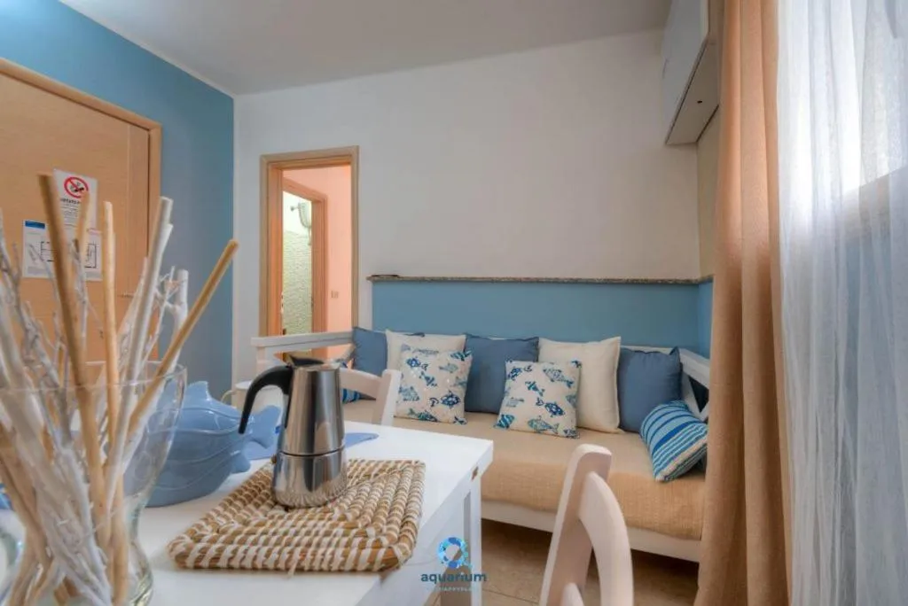 Bed in Aquarium Residence