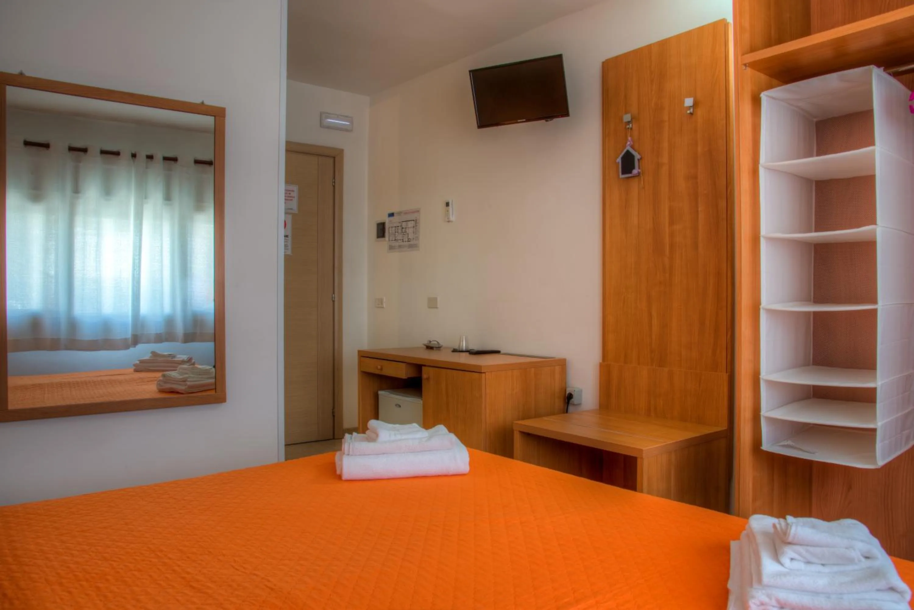 Bedroom, Bed in Aquarium Residence