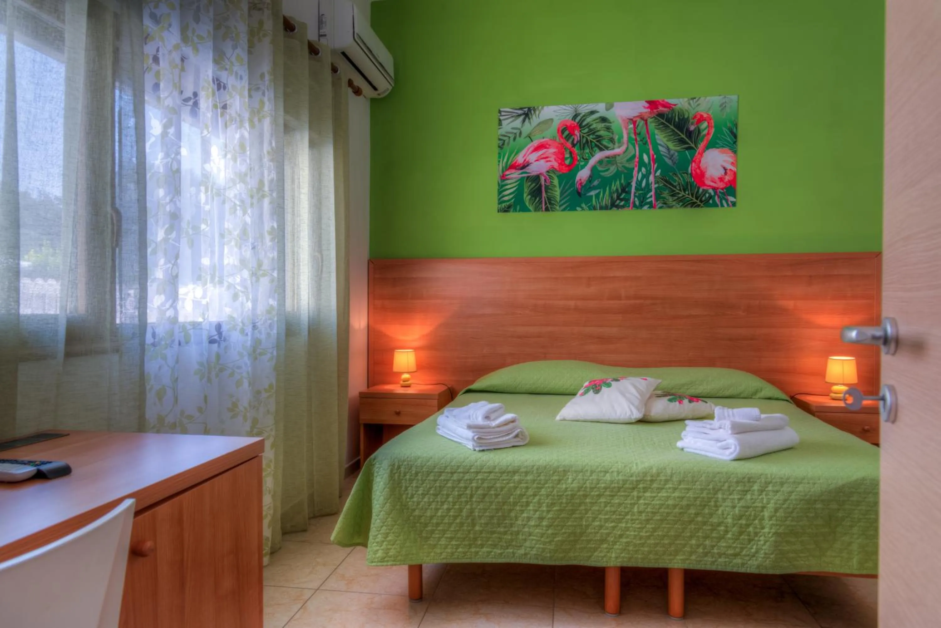 Photo of the whole room, Bed in Aquarium Residence