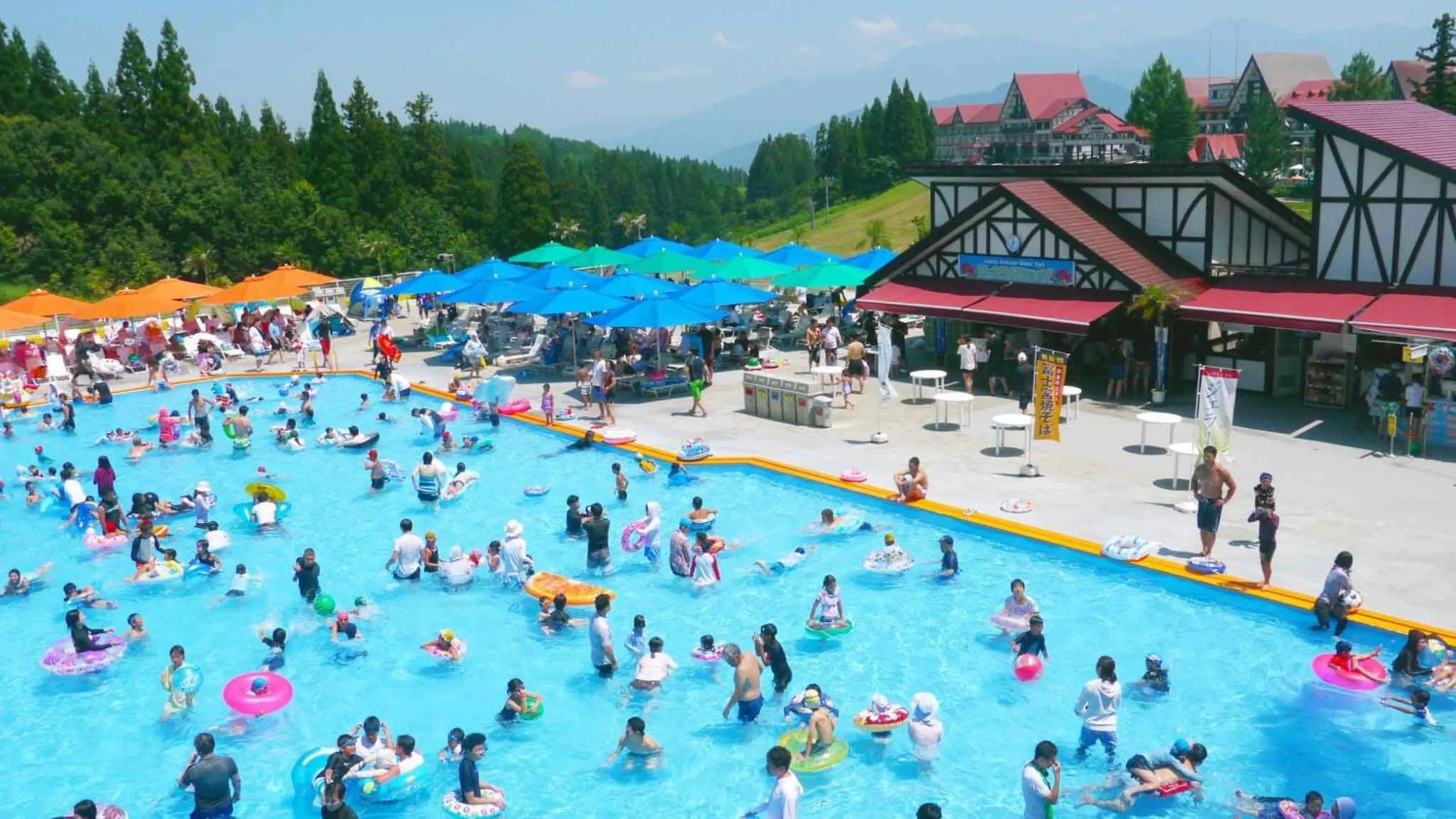 Swimming pool in Hotel Green Plaza Joetsu